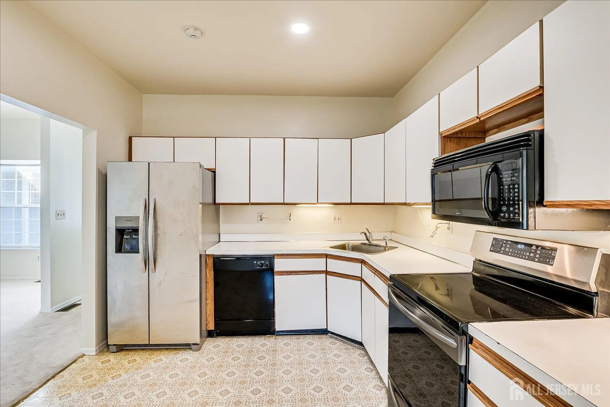 Property Slideshow image 10 of 22 | 15 james buchanan dr b, Monroe, NJ, 08831