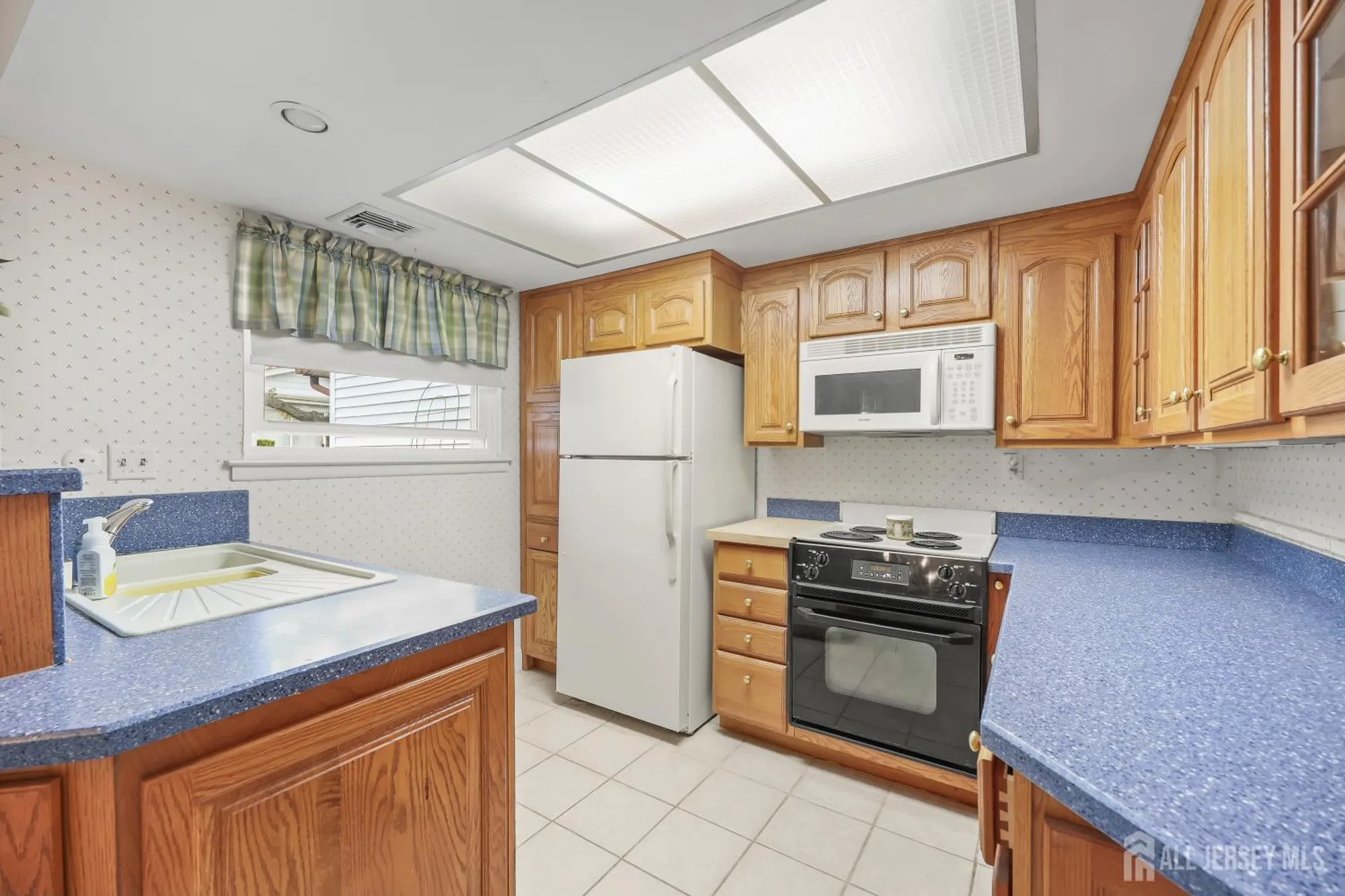 Property Slideshow image 9 of 21 | 149 maclura plz b, Monroe, NJ, 08831