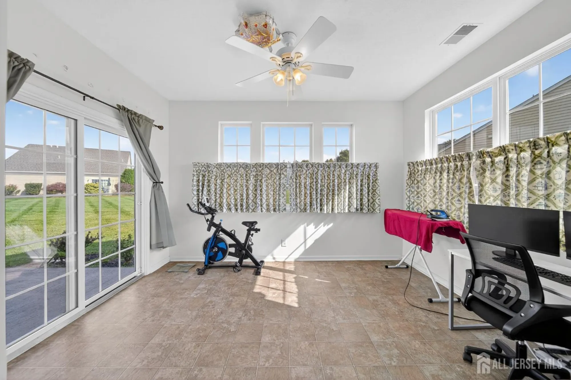Property Slideshow image 13 of 26 | 39 fernbrooke dr, Westampton, NJ, 08060
