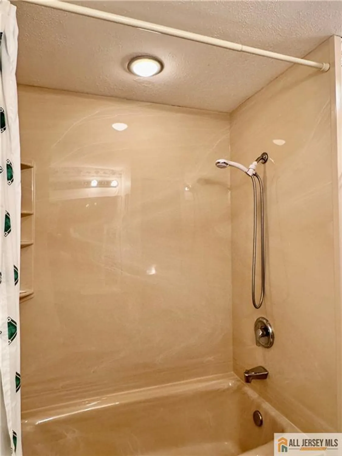 Property Slideshow image 5 of 5 | 432 redding ln # 432n, Monroe, NJ, 08831