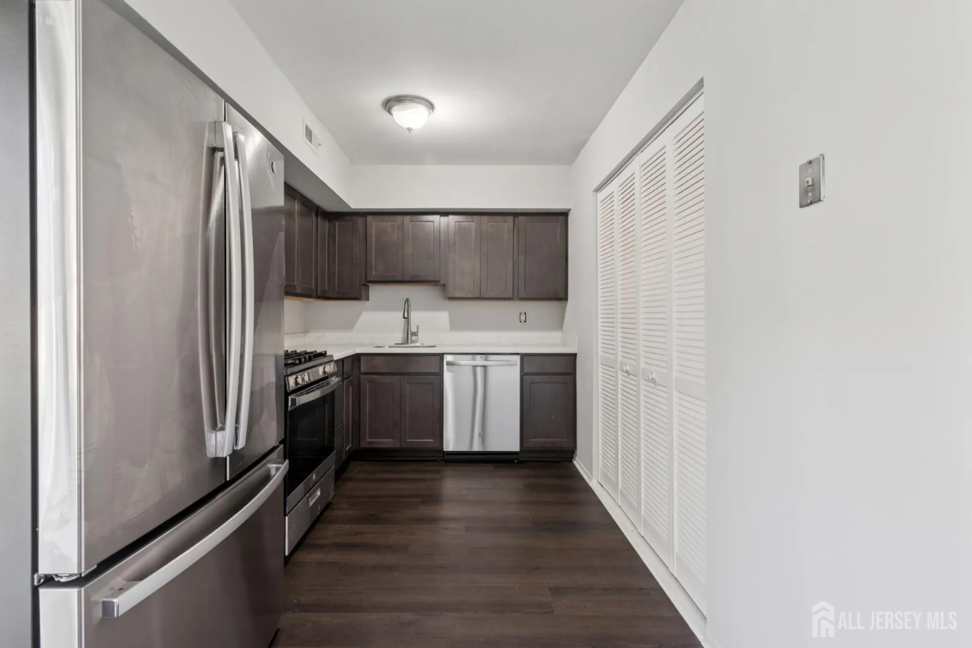 Property Slideshow image 11 of 25 | 10 california ct a, Matawan, NJ, 07747