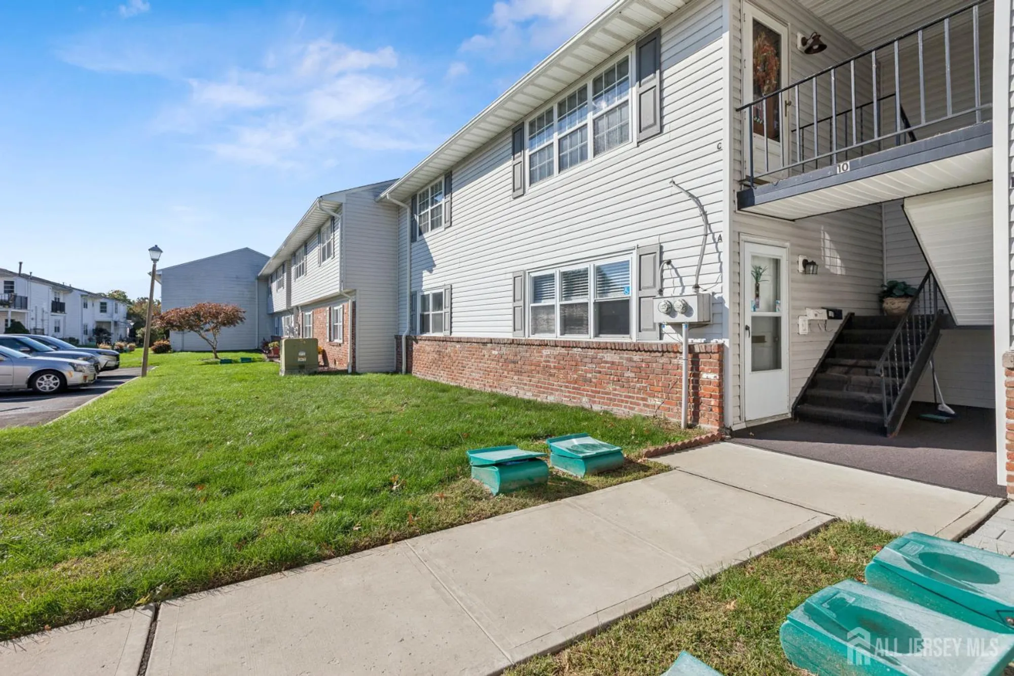 Property Slideshow image 3 of 25 | 10 california ct a, Matawan, NJ, 07747