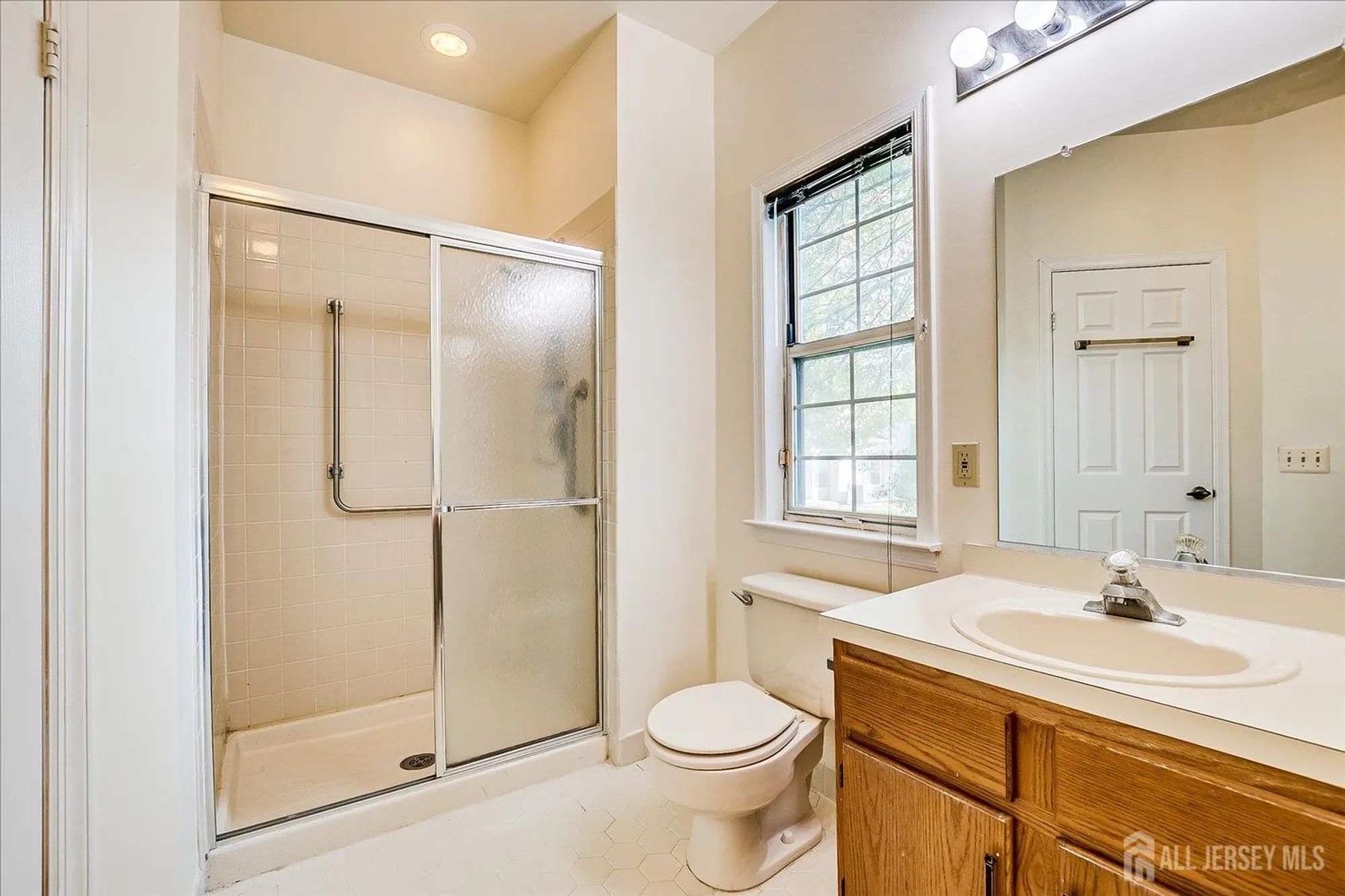 Property Slideshow image 13 of 22 | 15 james buchanan dr b, Monroe, NJ, 08831