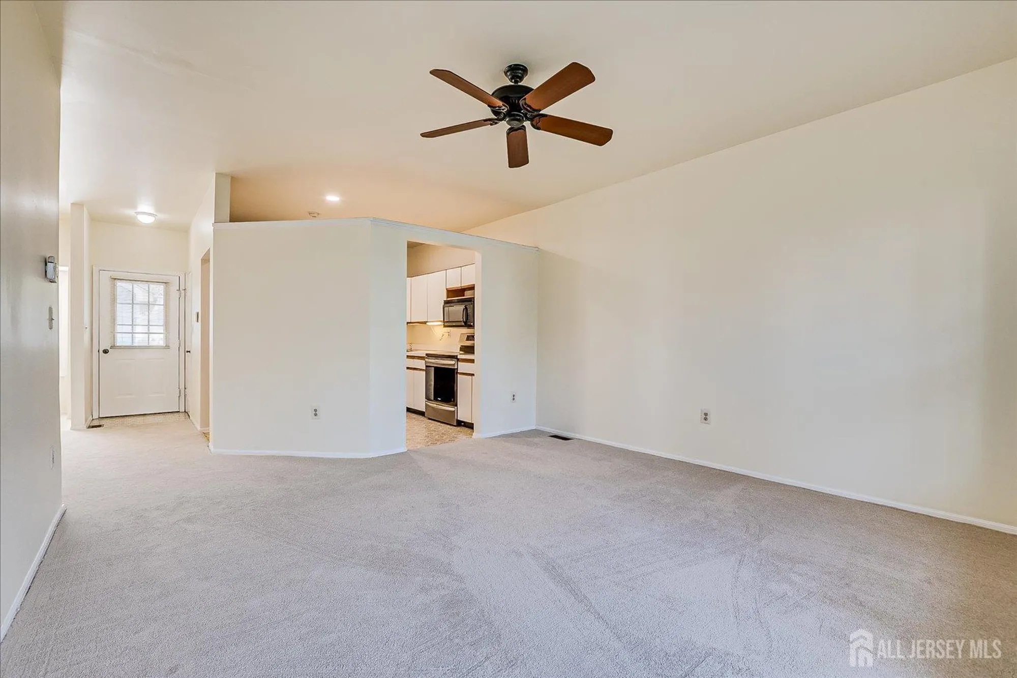 Property Slideshow image 8 of 22 | 15 james buchanan dr b, Monroe, NJ, 08831