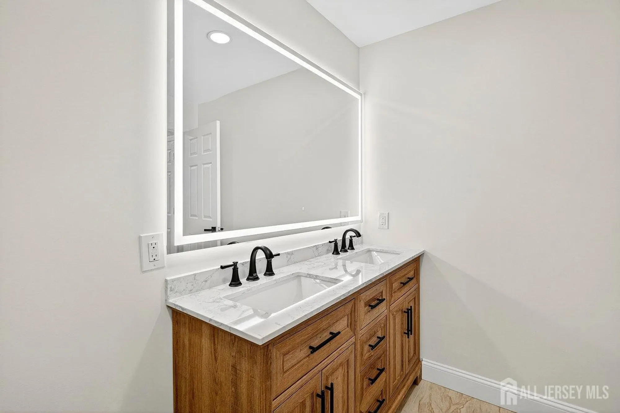 Property Slideshow image 31 of 42 | 57 yorkshire dr 57b, Monroe, NJ, 08831