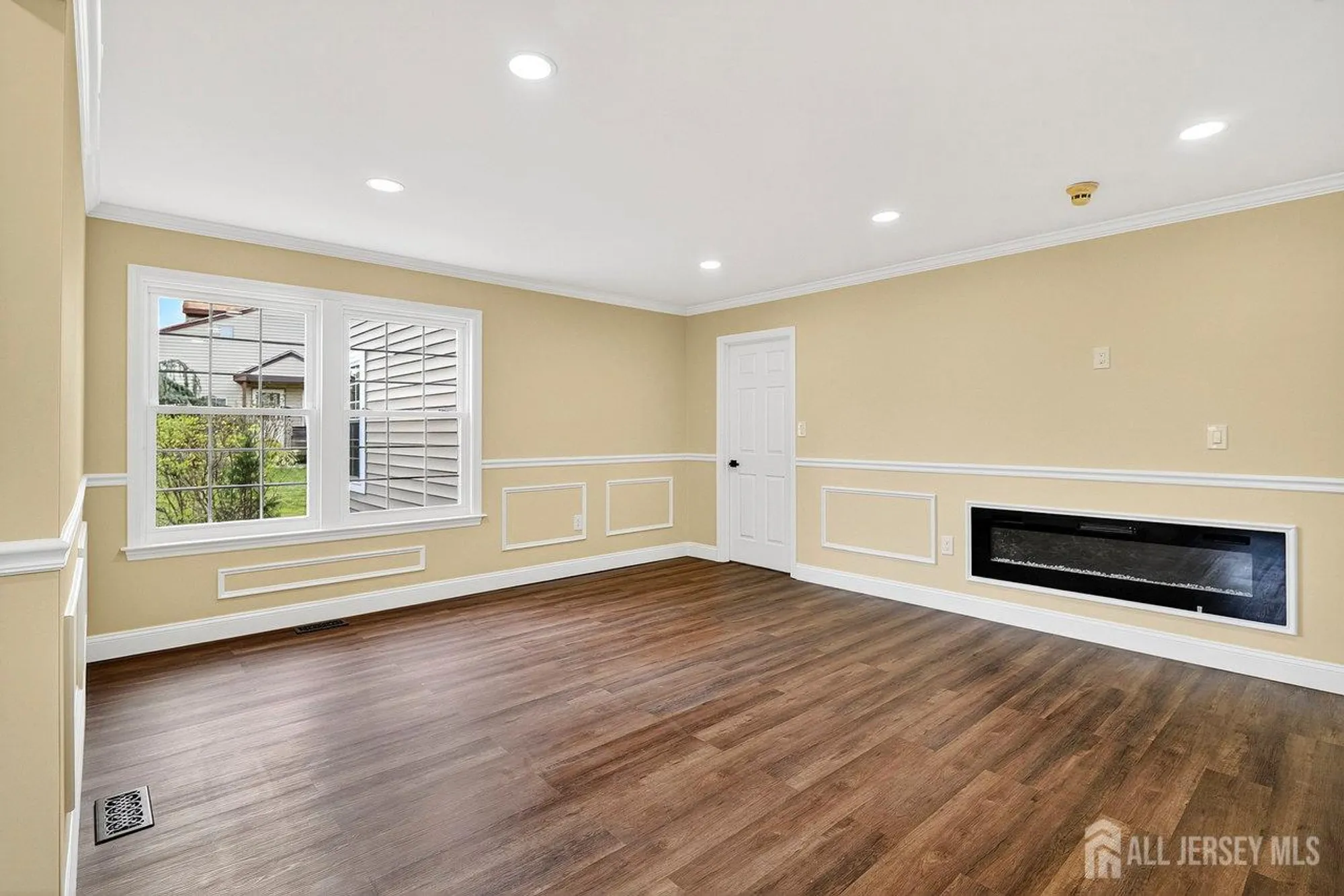 Property Slideshow image 18 of 42 | 57 yorkshire dr 57b, Monroe, NJ, 08831