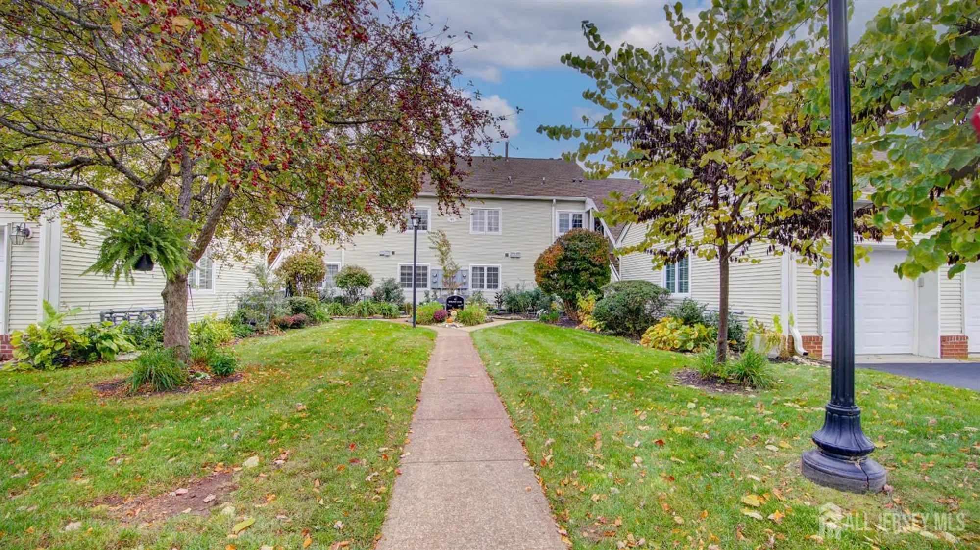 Property Slideshow image 21 of 33 | 40b rutland ln, Monroe, NJ, 08831