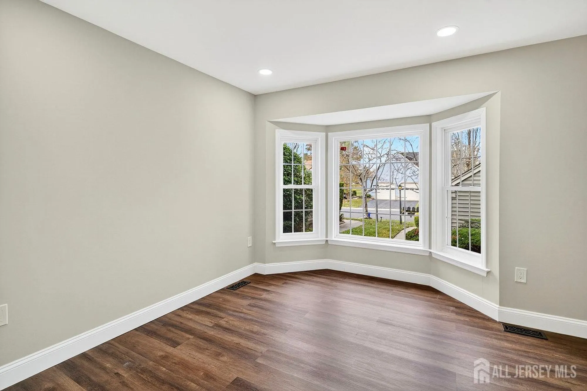 Property Slideshow image 33 of 42 | 57 yorkshire dr 57b, Monroe, NJ, 08831