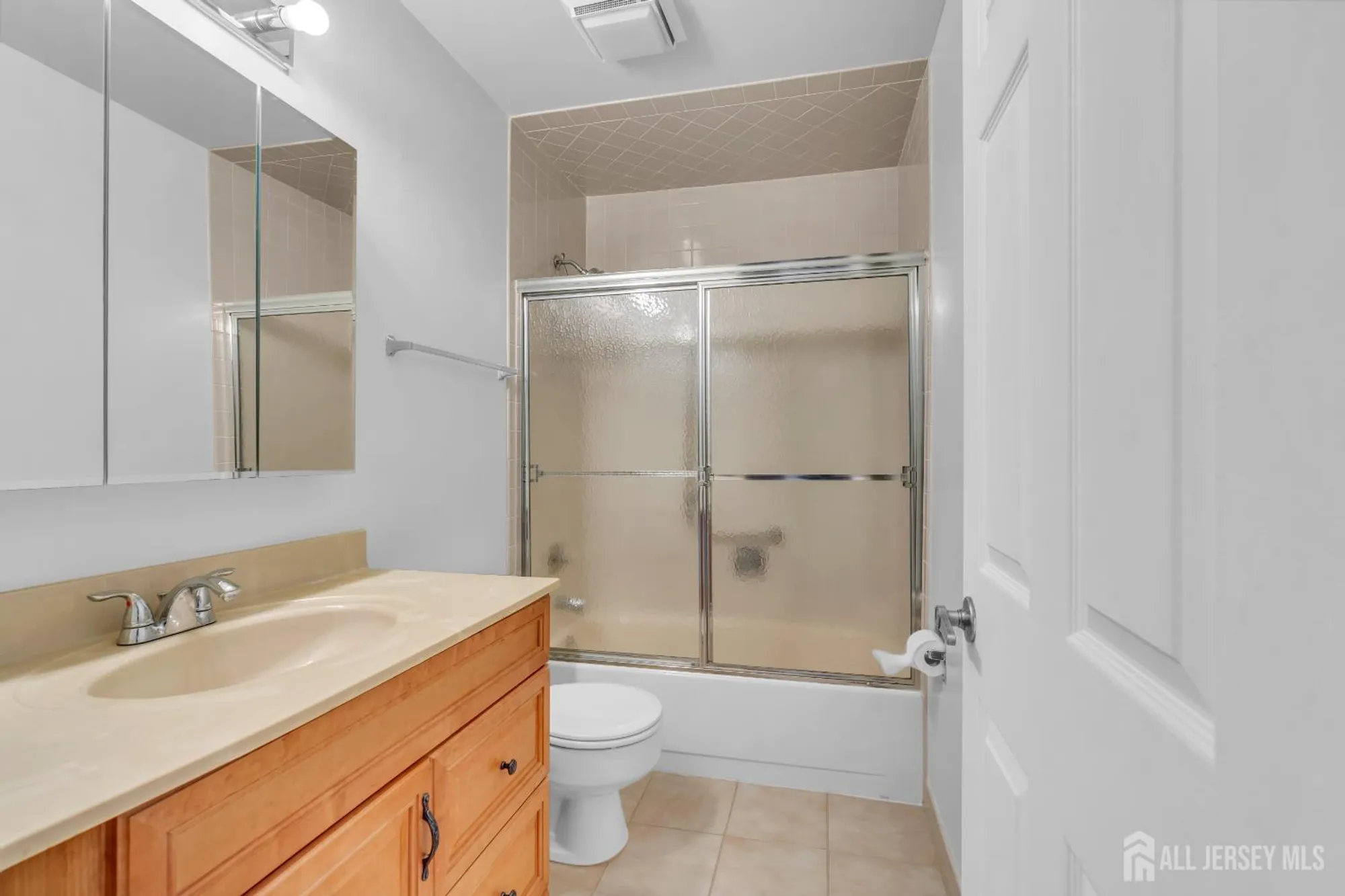 Property Slideshow image 15 of 28 | 125 concordia cir a, Monroe, NJ, 08831