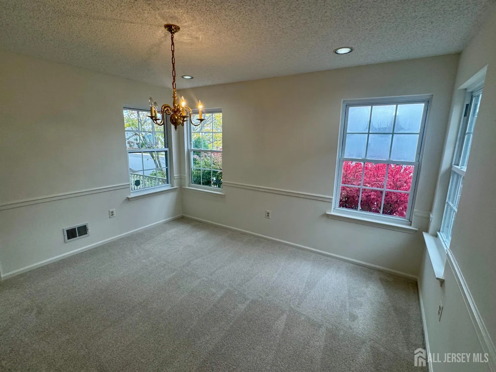 Property Slideshow image 4 of 29 | 277 nighthawk dr, Monroe, NJ, 08831