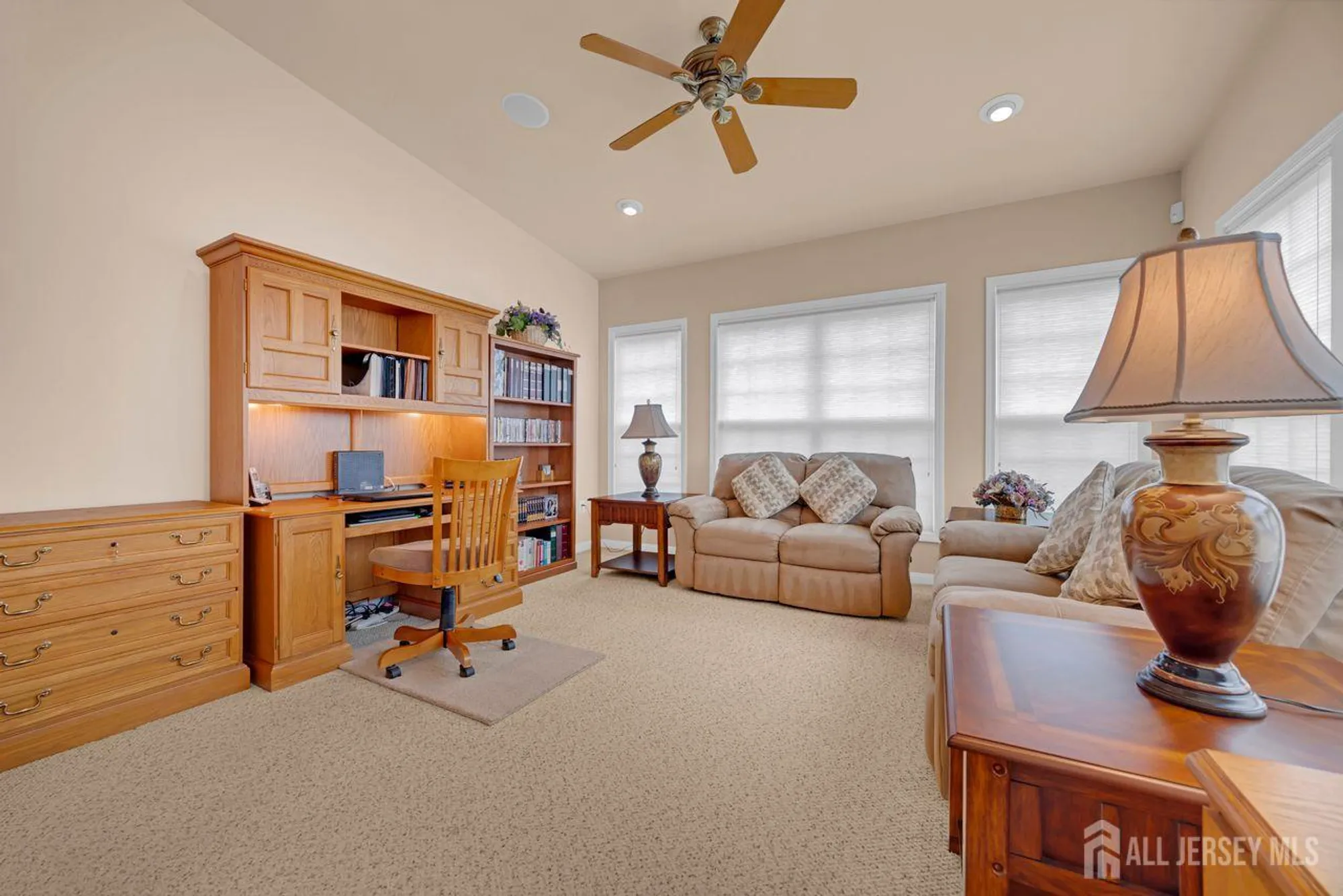 Property Slideshow image 18 of 51 | 468 crossfields ln, Somerset, NJ, 08873