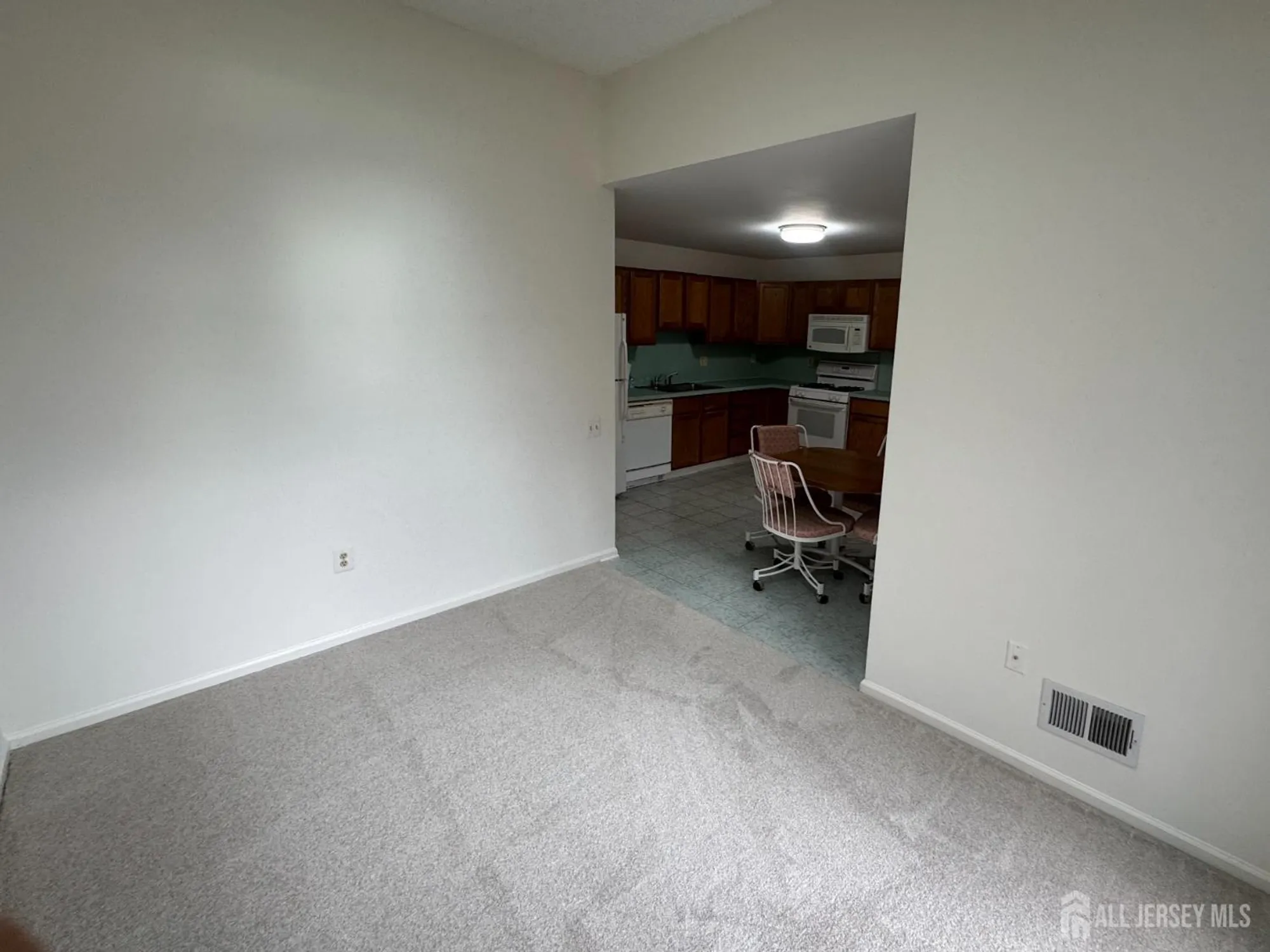 Property Slideshow image 7 of 29 | 277 nighthawk dr, Monroe, NJ, 08831