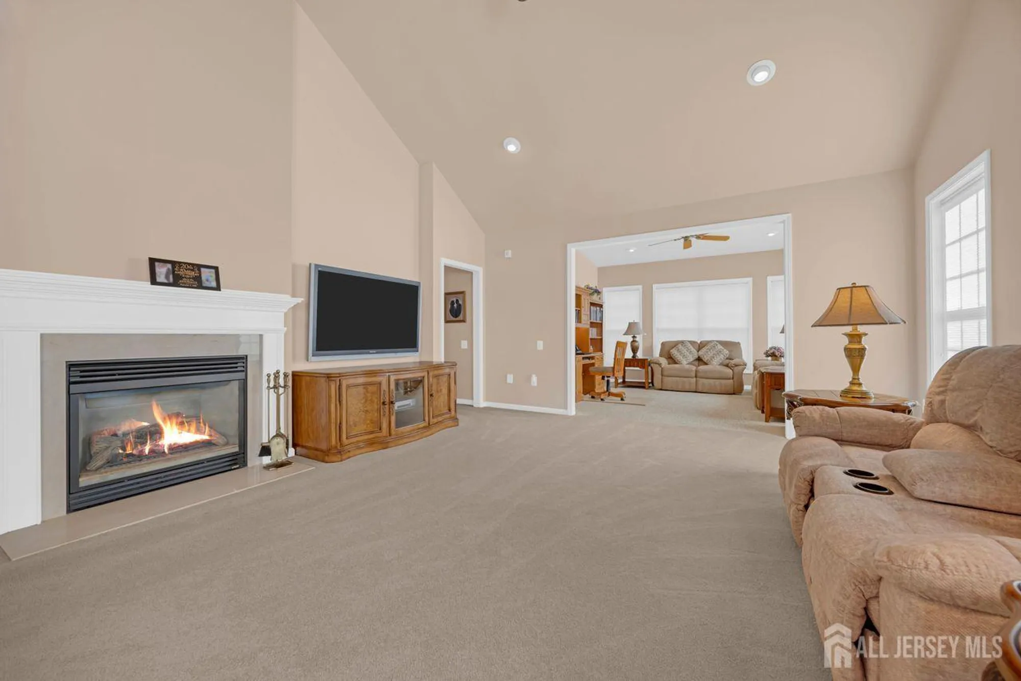 Property Slideshow image 15 of 51 | 468 crossfields ln, Somerset, NJ, 08873