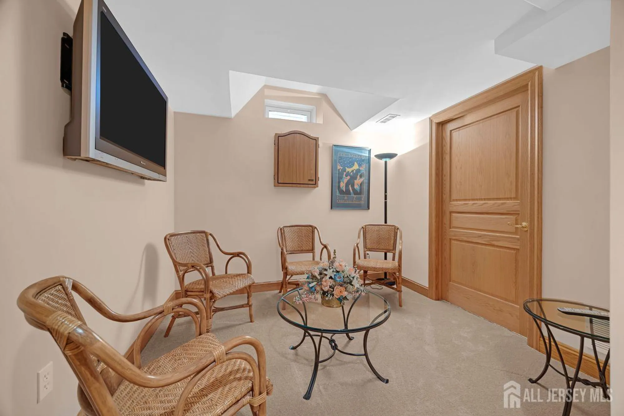 Property Slideshow image 48 of 51 | 468 crossfields ln, Somerset, NJ, 08873