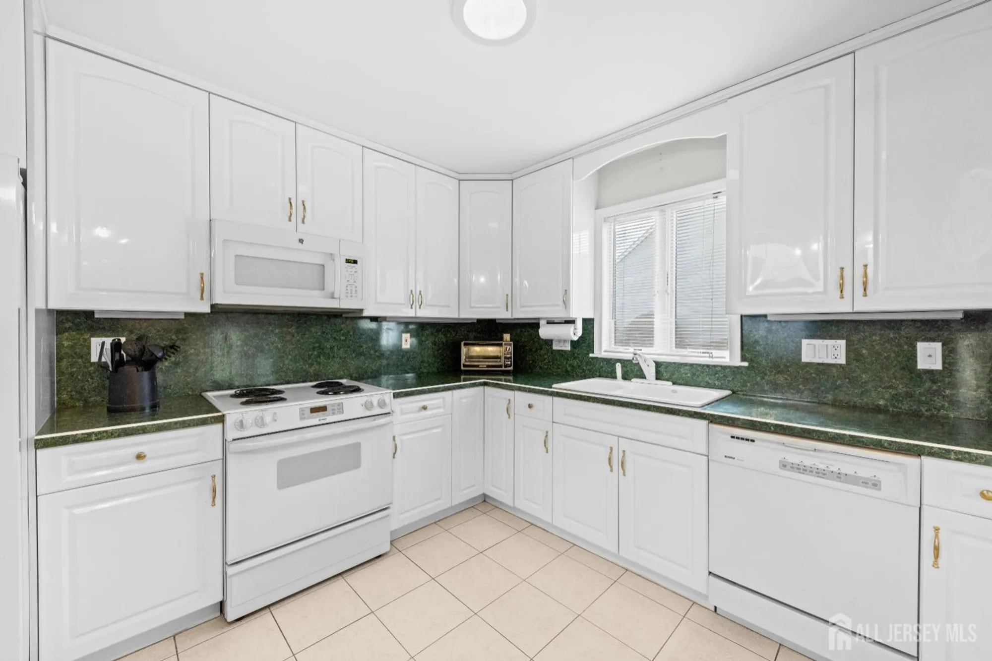 Property Slideshow image 12 of 29 | 835b vail rd, Monroe, NJ, 08831