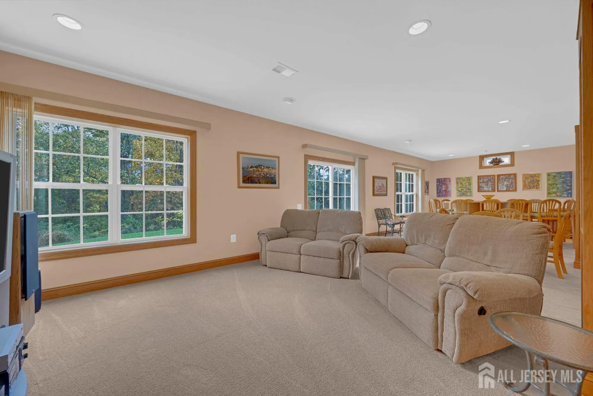 Property Slideshow image 34 of 51 | 468 crossfields ln, Somerset, NJ, 08873