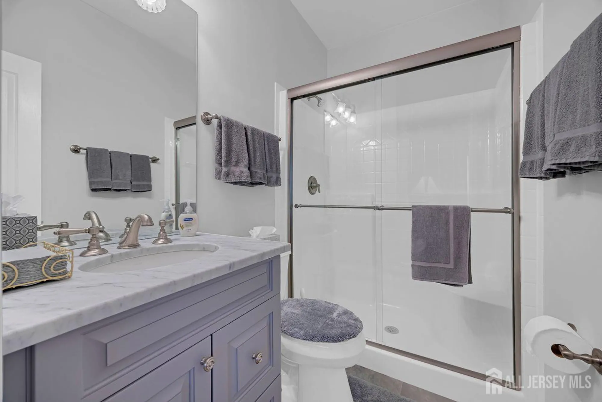 Property Slideshow image 22 of 51 | 468 crossfields ln, Somerset, NJ, 08873