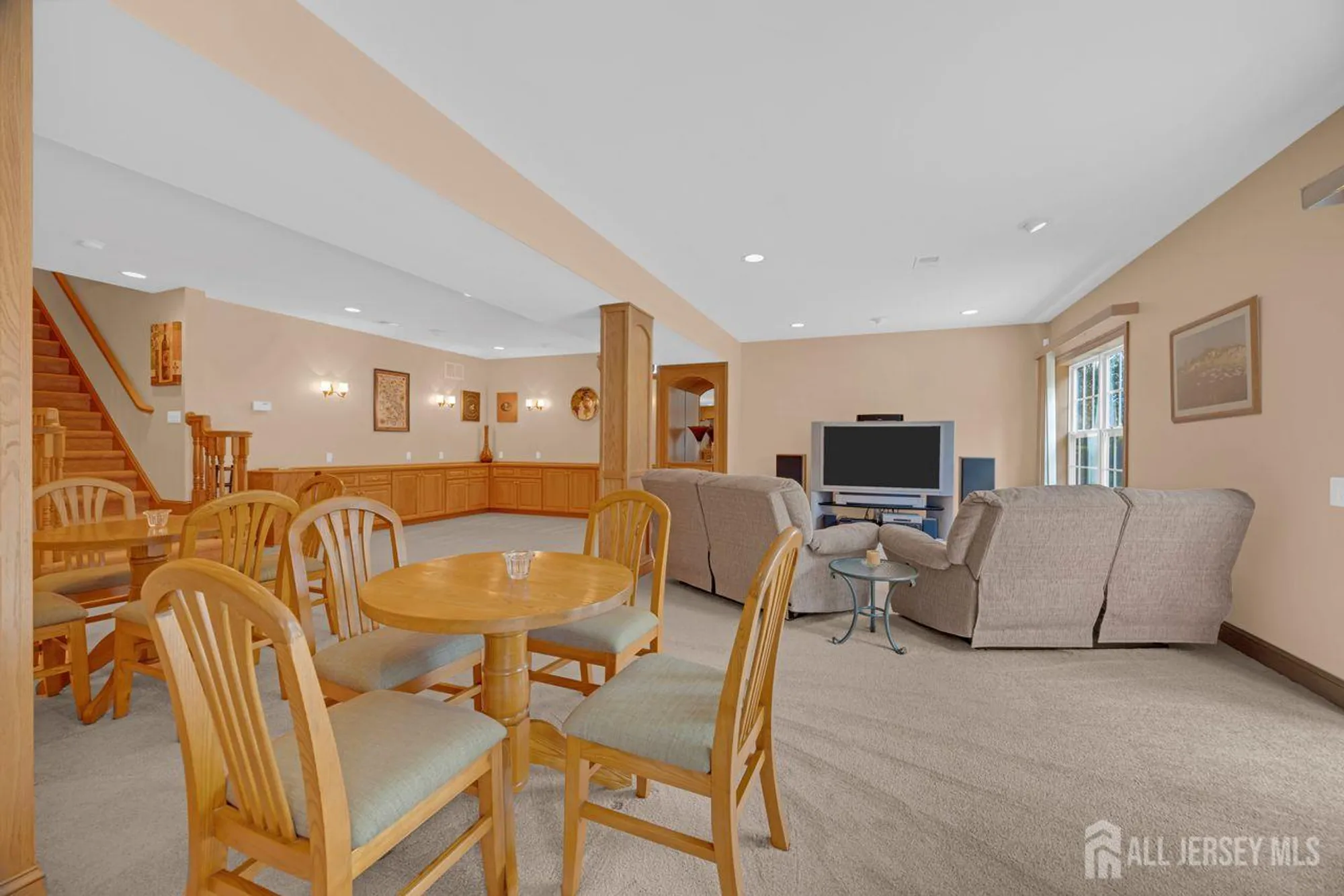 Property Slideshow image 35 of 51 | 468 crossfields ln, Somerset, NJ, 08873