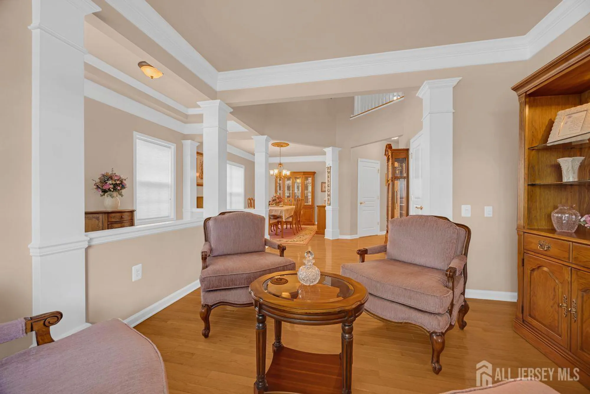 Property Slideshow image 4 of 51 | 468 crossfields ln, Somerset, NJ, 08873