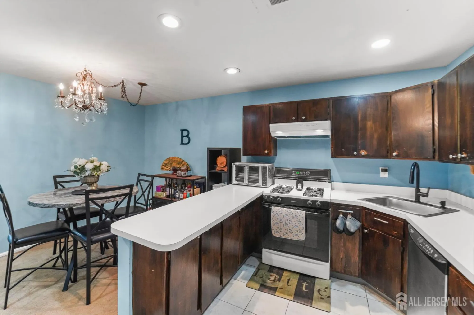 Property Slideshow image 12 of 12 | 279 hatfield ln, East Brunswick, NJ, 08816
