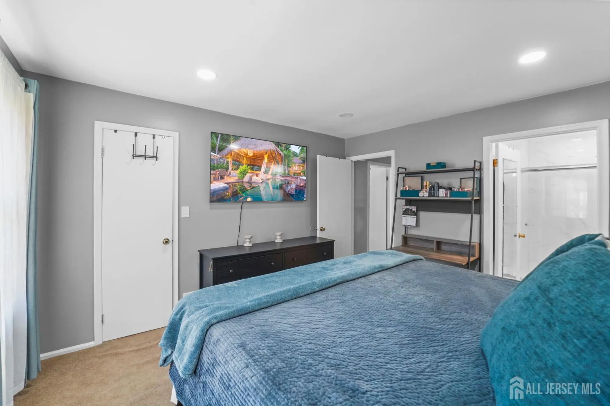 Property Slideshow image 7 of 12 | 279 hatfield ln, East Brunswick, NJ, 08816