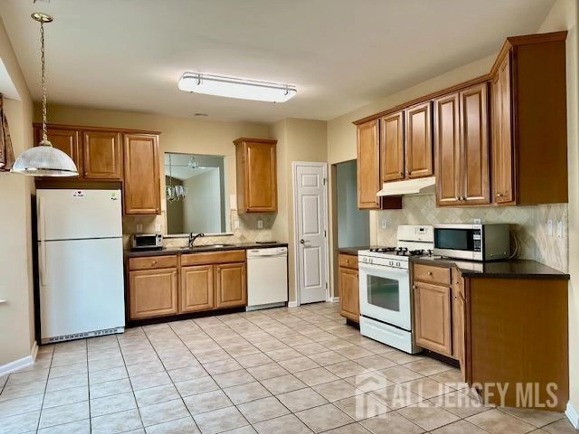 Property Slideshow image 13 of 39 | 11 sonoma st, Monroe, NJ, 08831
