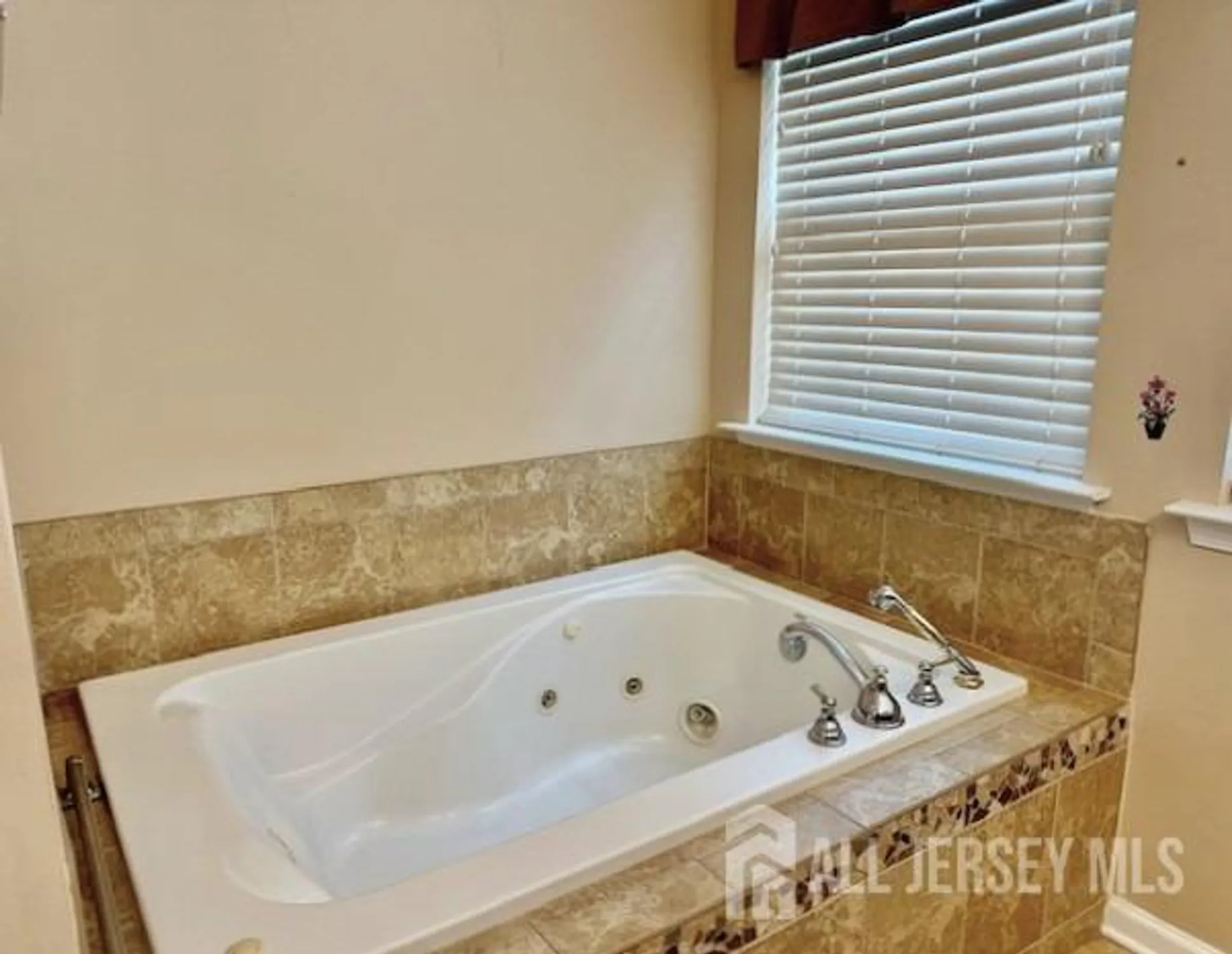 Property Slideshow image 22 of 39 | 11 sonoma st, Monroe, NJ, 08831