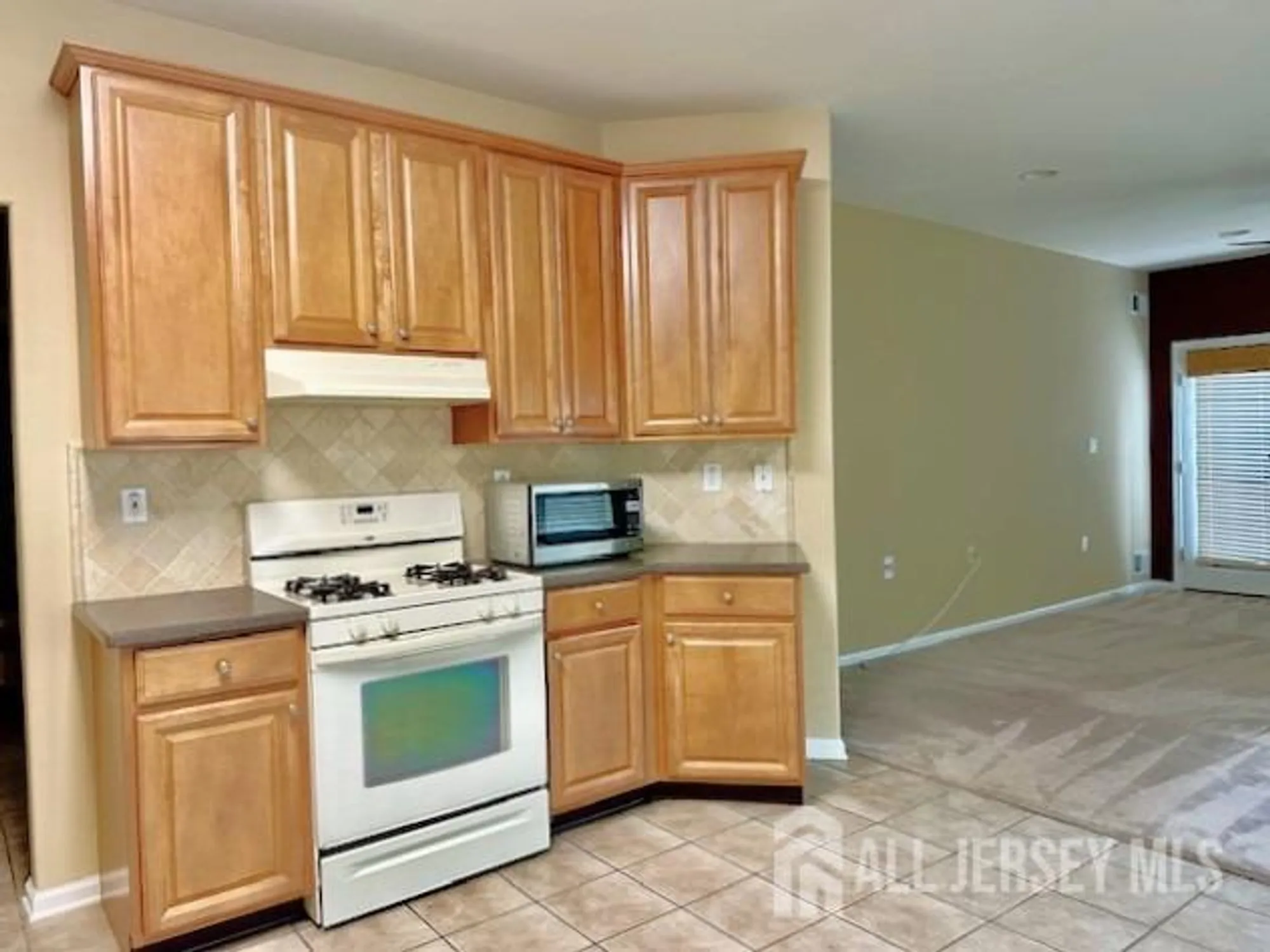 Property Slideshow image 14 of 39 | 11 sonoma st, Monroe, NJ, 08831