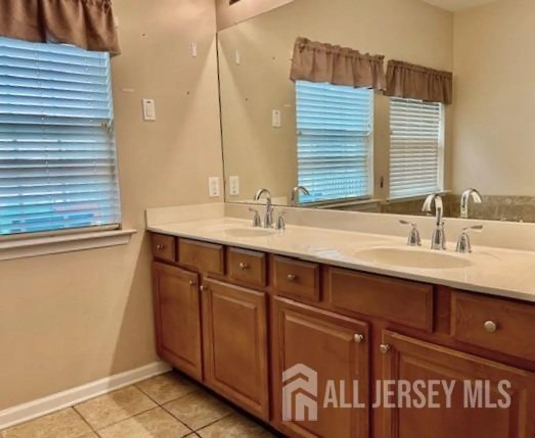 Property Slideshow image 23 of 39 | 11 sonoma st, Monroe, NJ, 08831