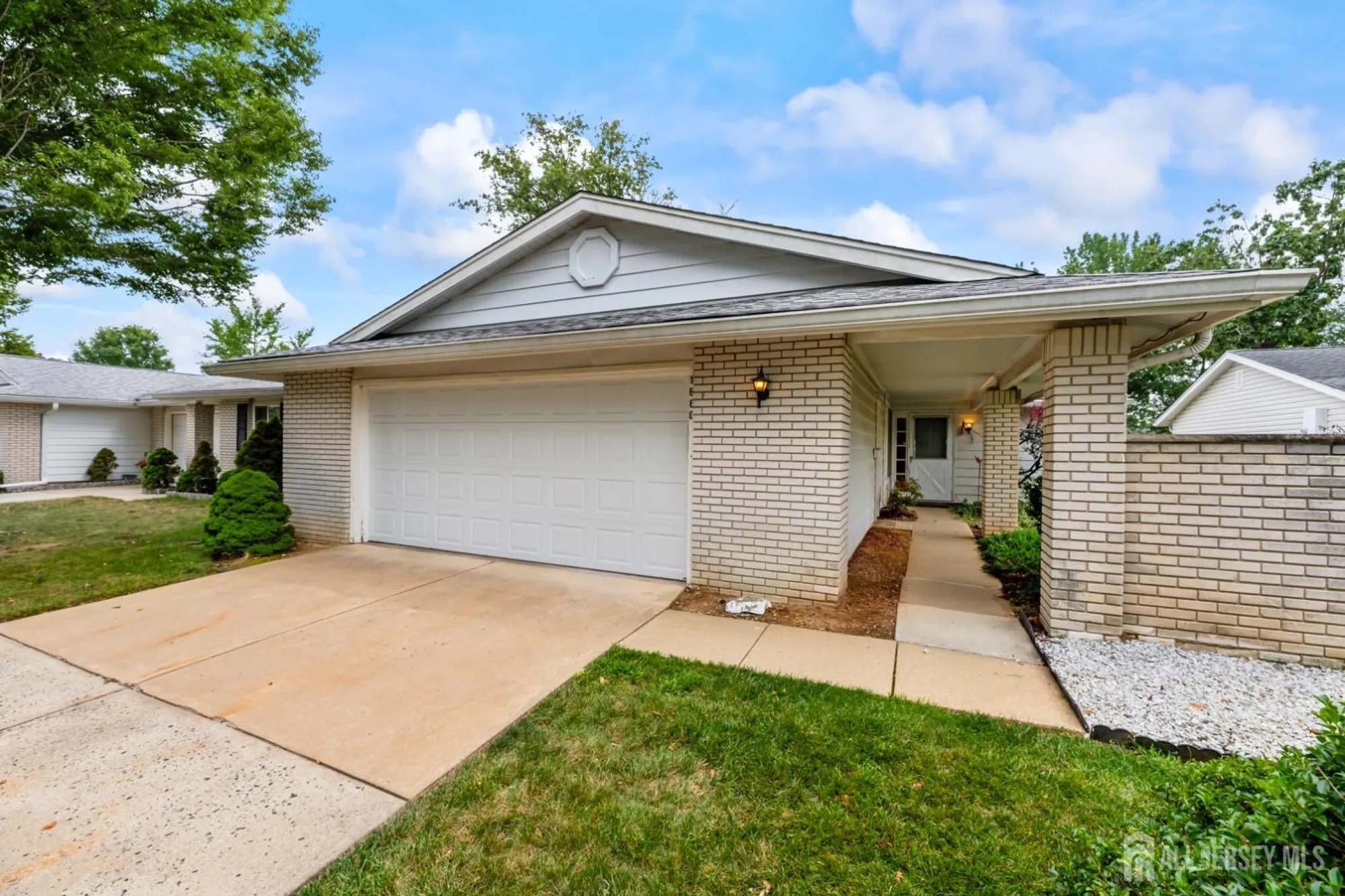 Property Slideshow image 3 of 22 | 166 laurel plz 166c, Monroe, NJ, 08831