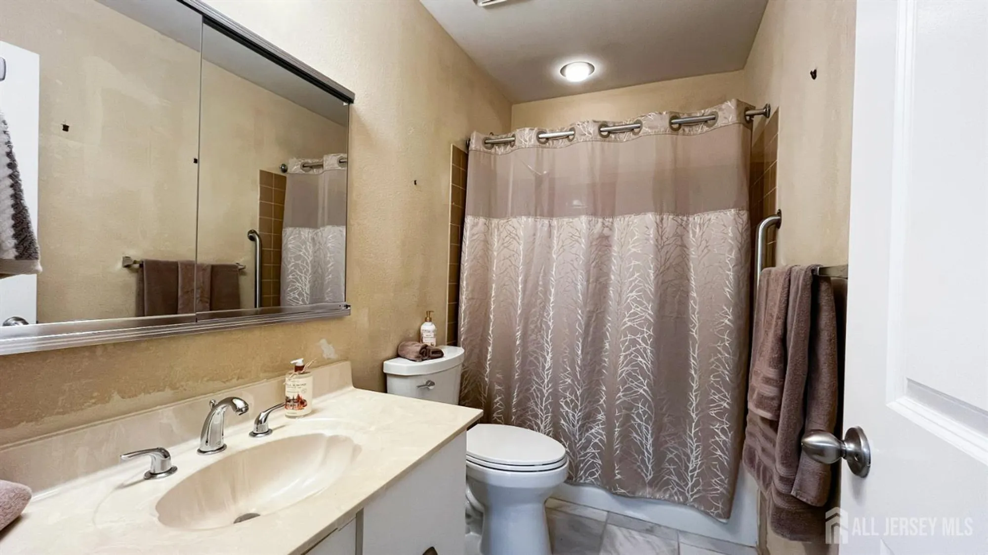 Property Slideshow image 12 of 21 | 719 delair rd, Monroe, NJ, 08831