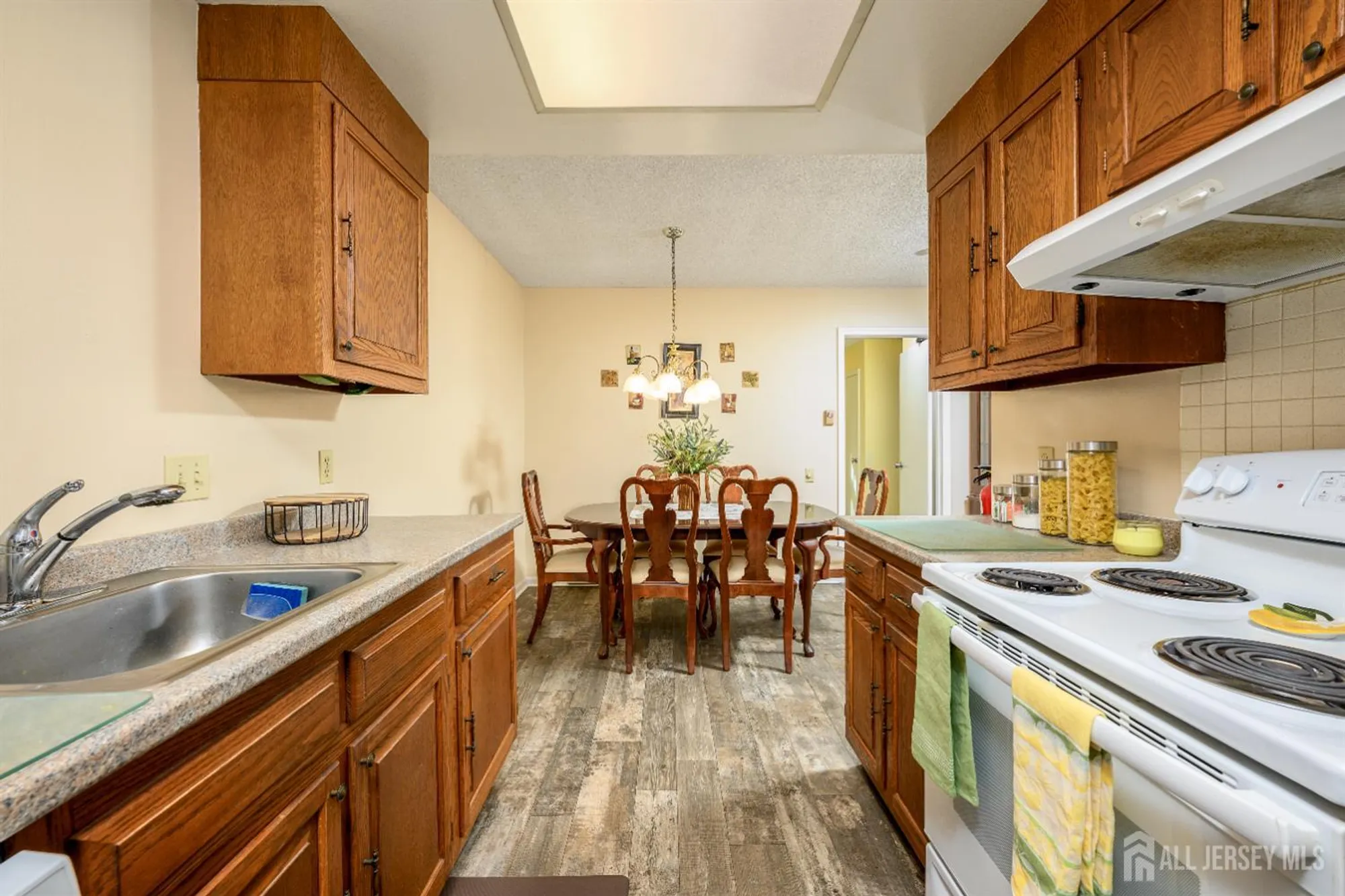 Property Slideshow image 12 of 24 | 251 mystic ln d, Jamesburg, NJ, 08831