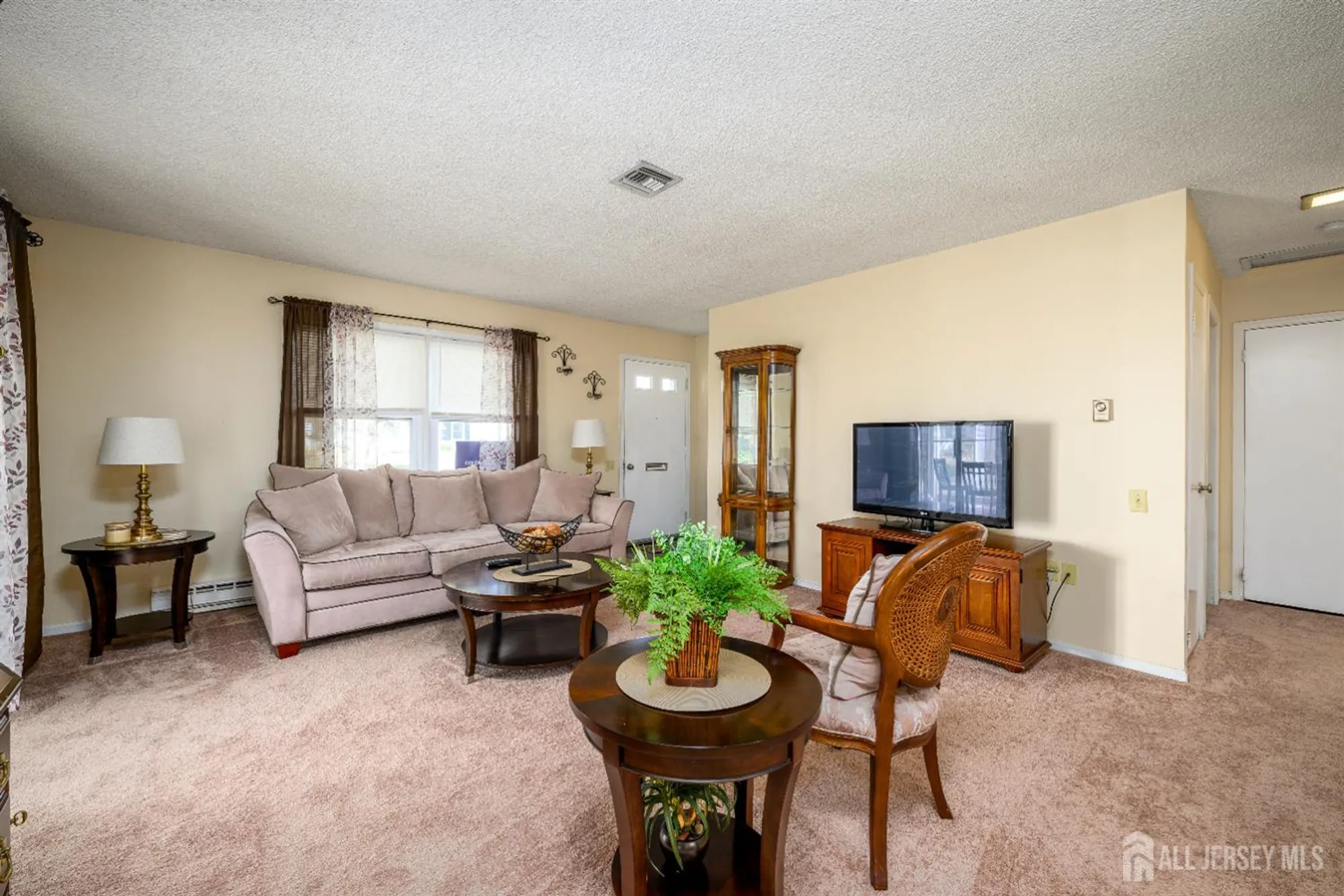 Property Slideshow image 4 of 24 | 251 mystic ln d, Jamesburg, NJ, 08831