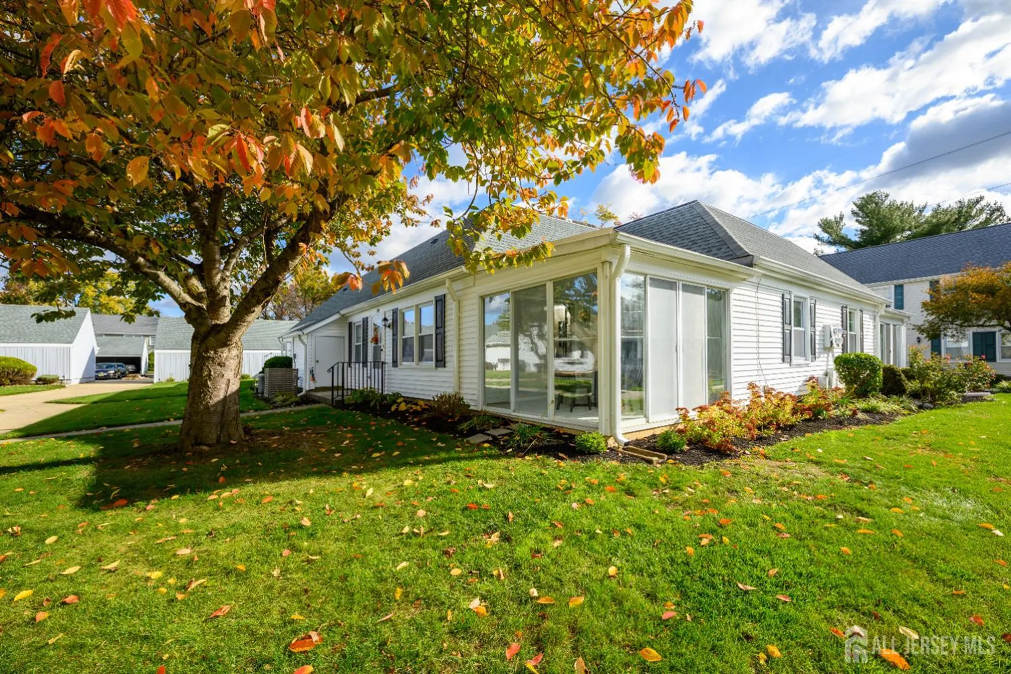 Property Slideshow image 21 of 24 | 251 mystic ln d, Jamesburg, NJ, 08831