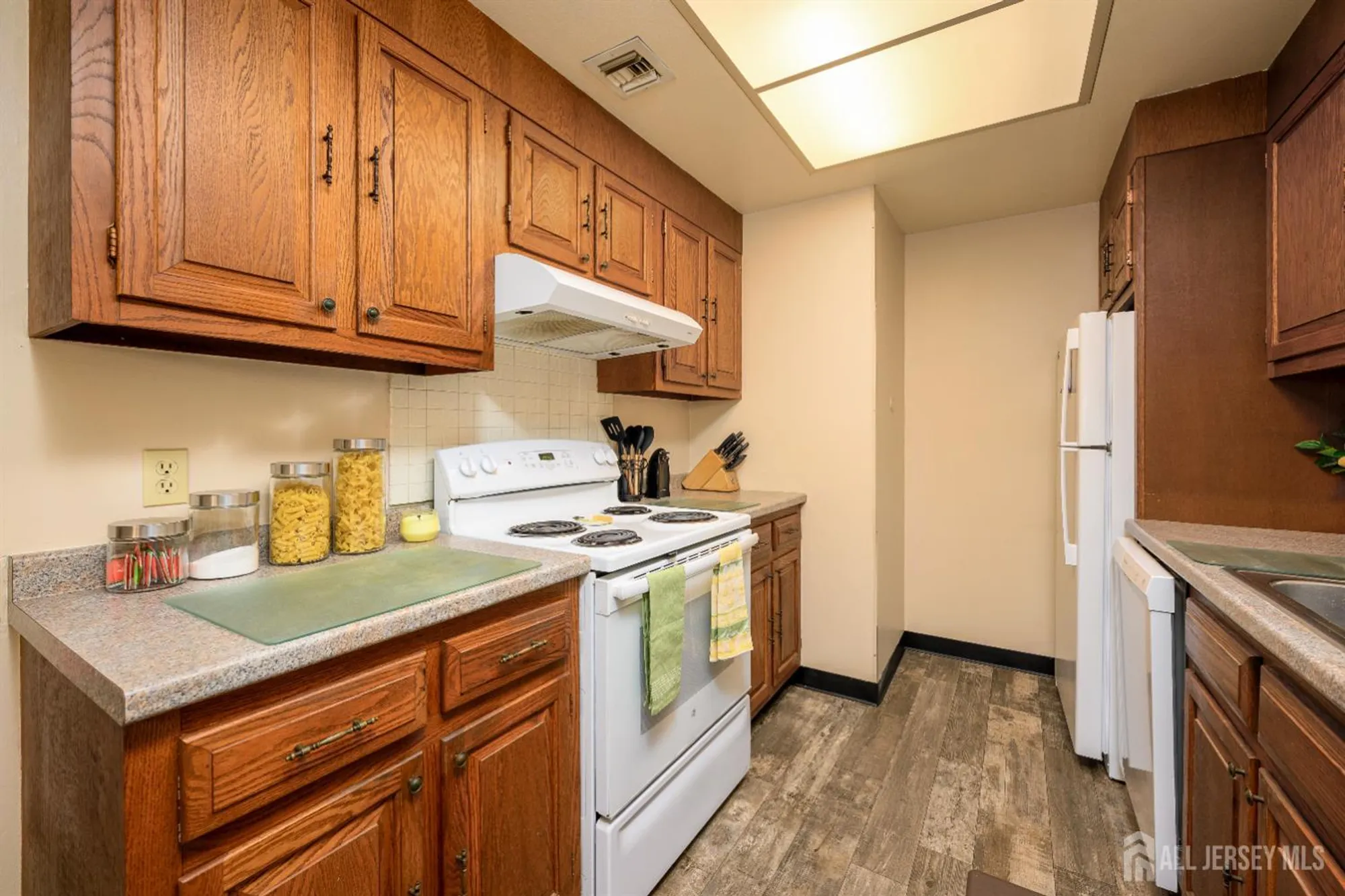 Property Slideshow image 10 of 24 | 251 mystic ln d, Jamesburg, NJ, 08831