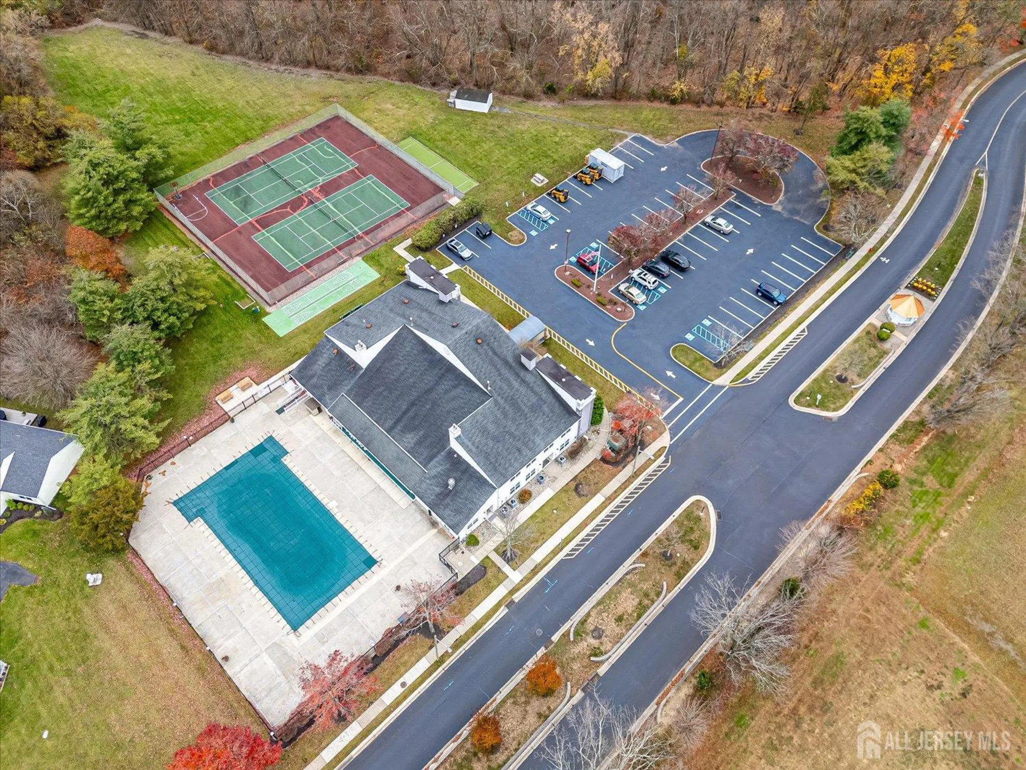 Property Slideshow image 30 of 33 | 1 linton close, Freehold, NJ, 07728