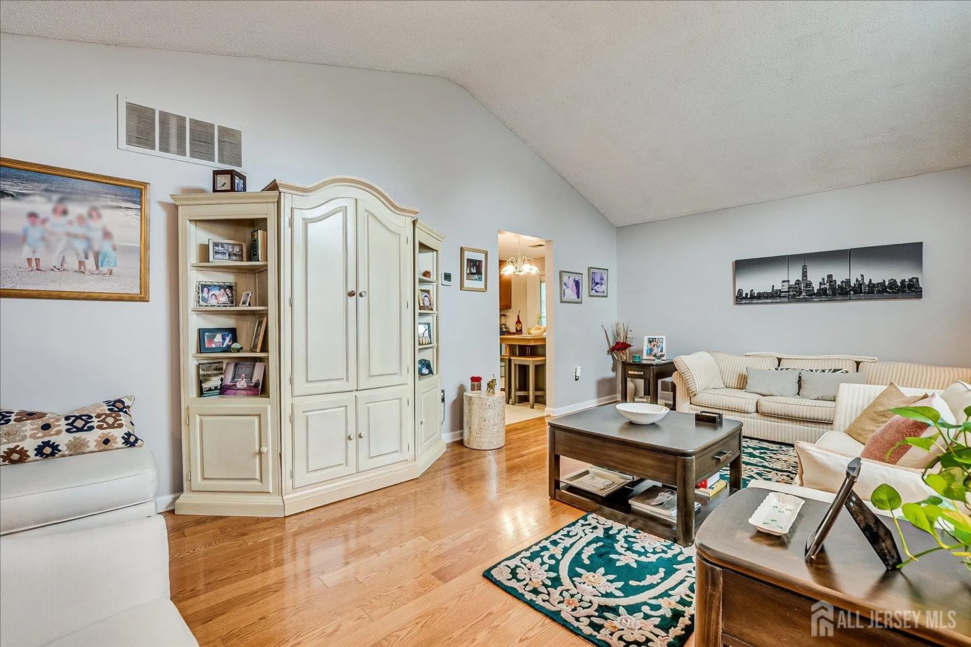 Property Slideshow image 10 of 33 | 1 linton close, Freehold, NJ, 07728