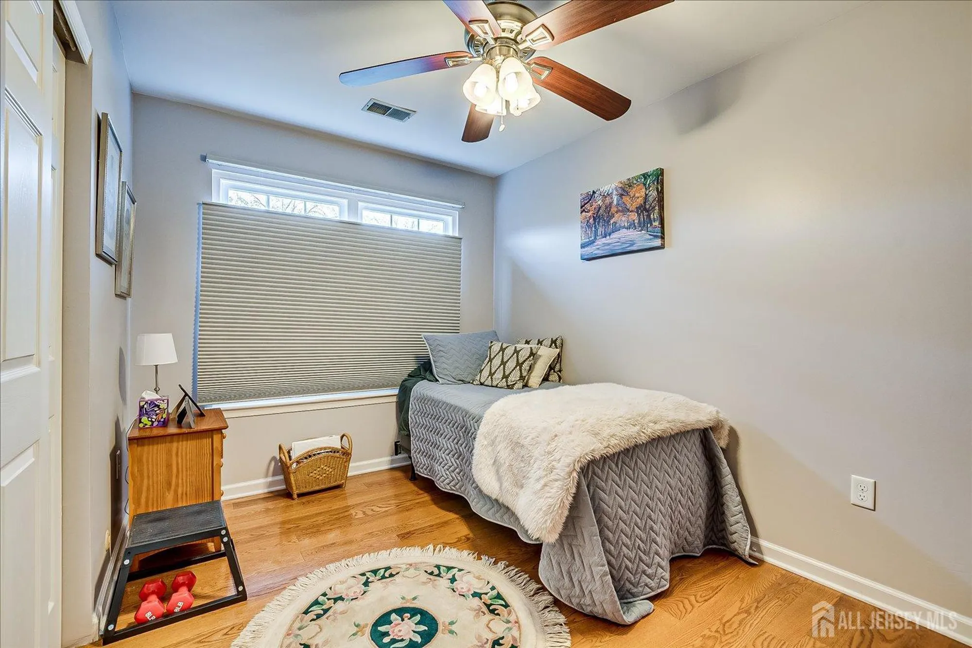 Property Slideshow image 24 of 33 | 1 linton close, Freehold, NJ, 07728