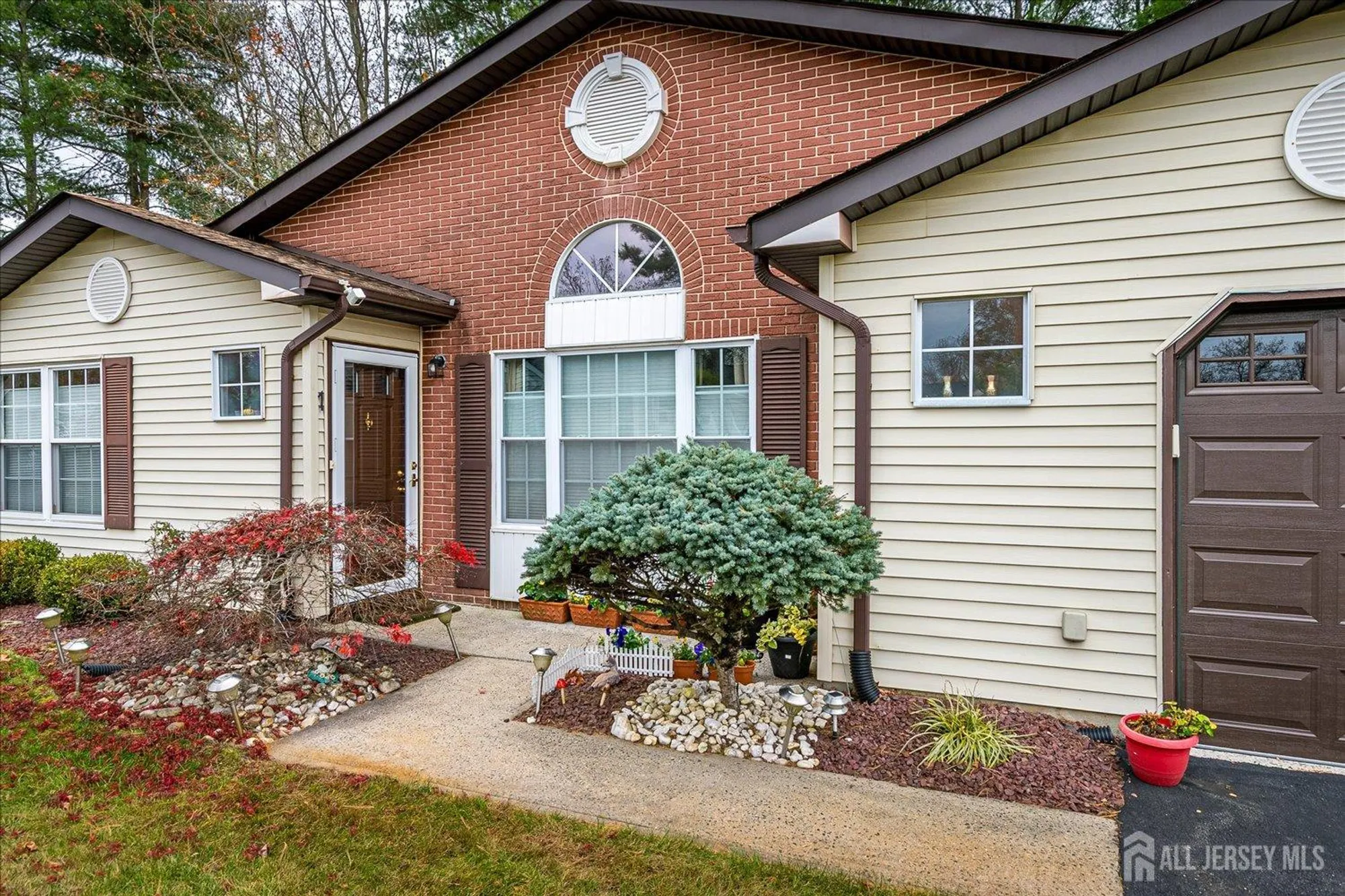 Property Slideshow image 8 of 33 | 1 linton close, Freehold, NJ, 07728