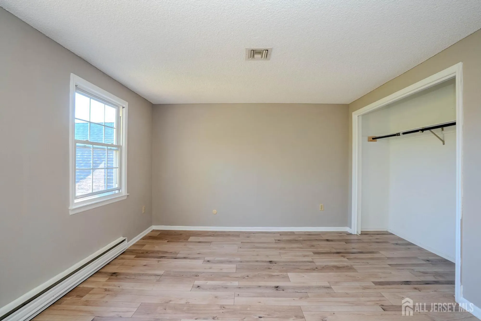 Property Slideshow image 16 of 19 | 137 n plymouth ln, Monroe, NJ, 08831