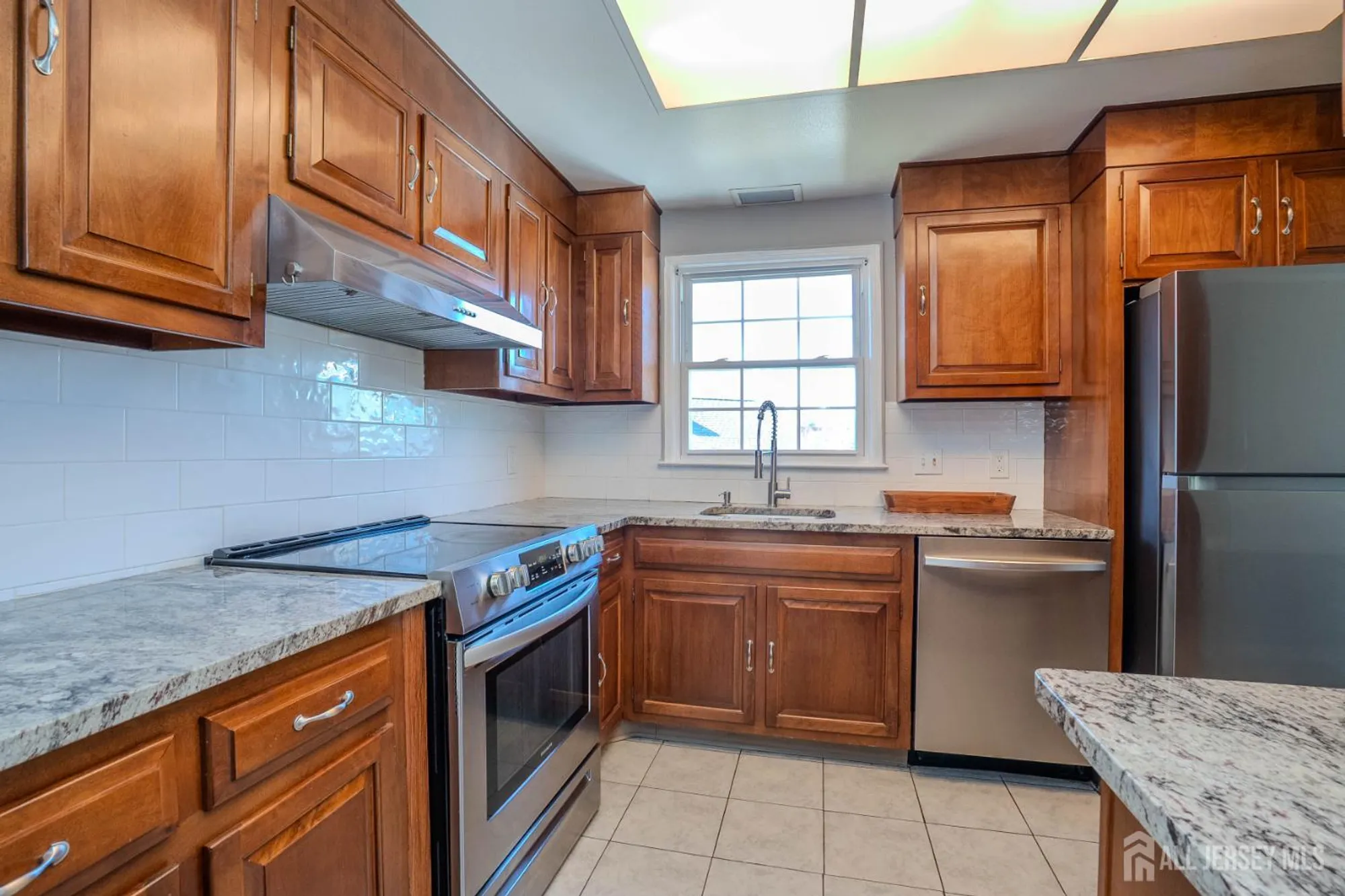 Property Slideshow image 10 of 19 | 137 n plymouth ln, Monroe, NJ, 08831