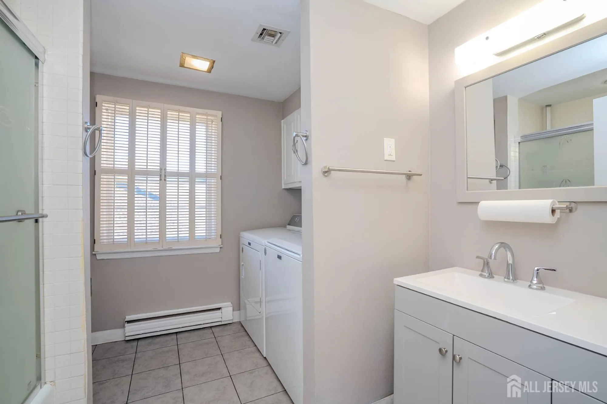 Property Slideshow image 14 of 19 | 137 n plymouth ln, Monroe, NJ, 08831