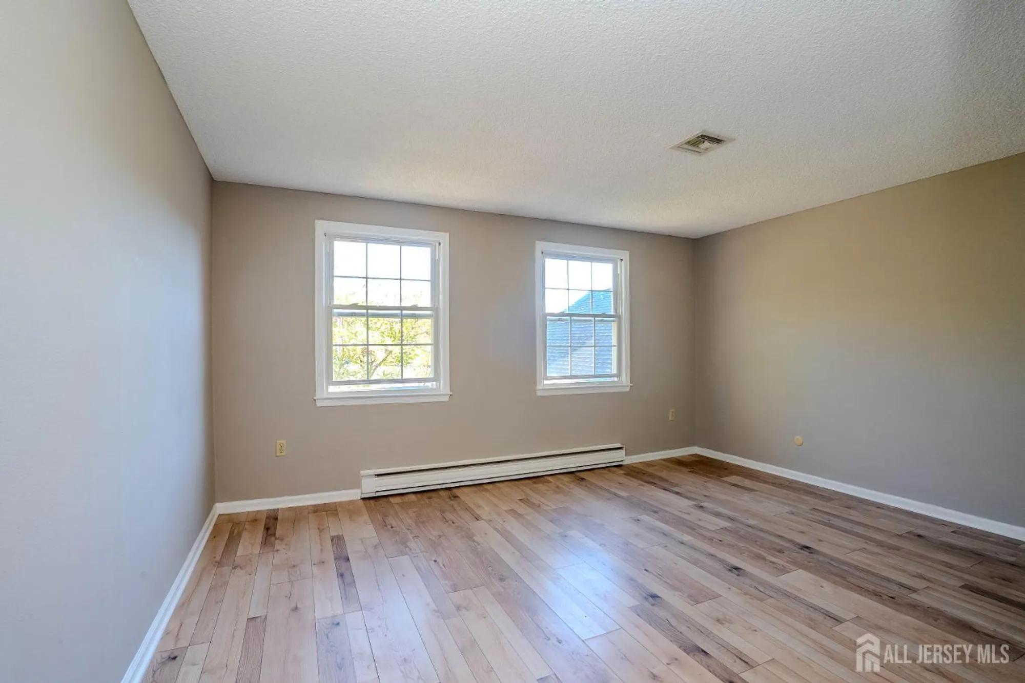 Property Slideshow image 19 of 19 | 137 n plymouth ln, Monroe, NJ, 08831