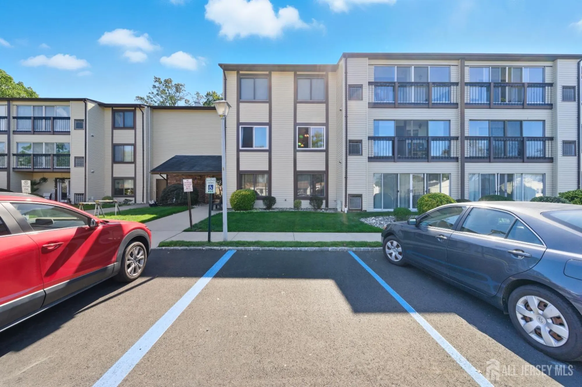 Property Slideshow image 1 of 34 | 277 crosse dr apt 2c, Monroe, NJ, 08831