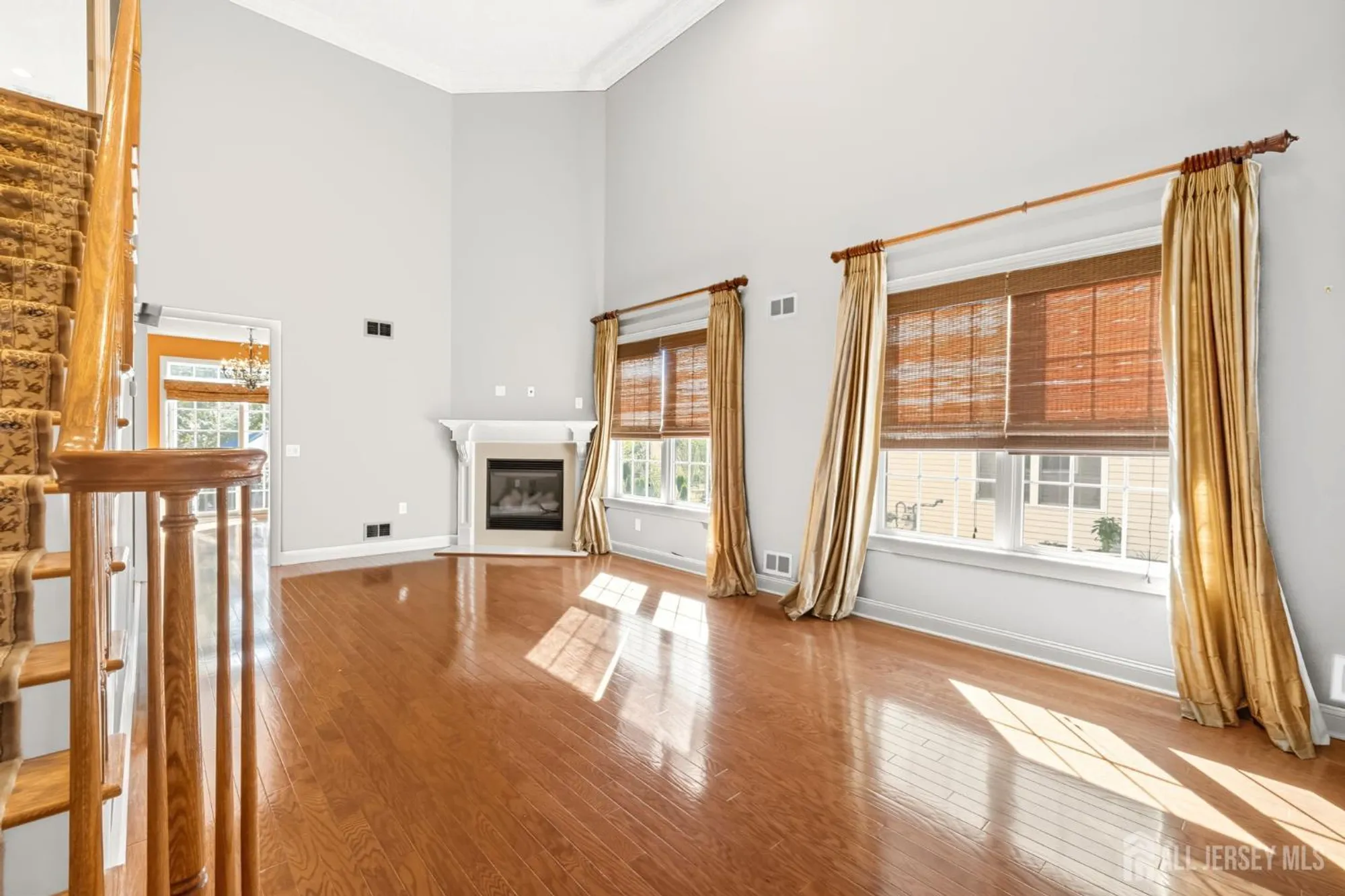 Property Slideshow image 4 of 27 | 60 saratoga ct, Somerset, NJ, 08873