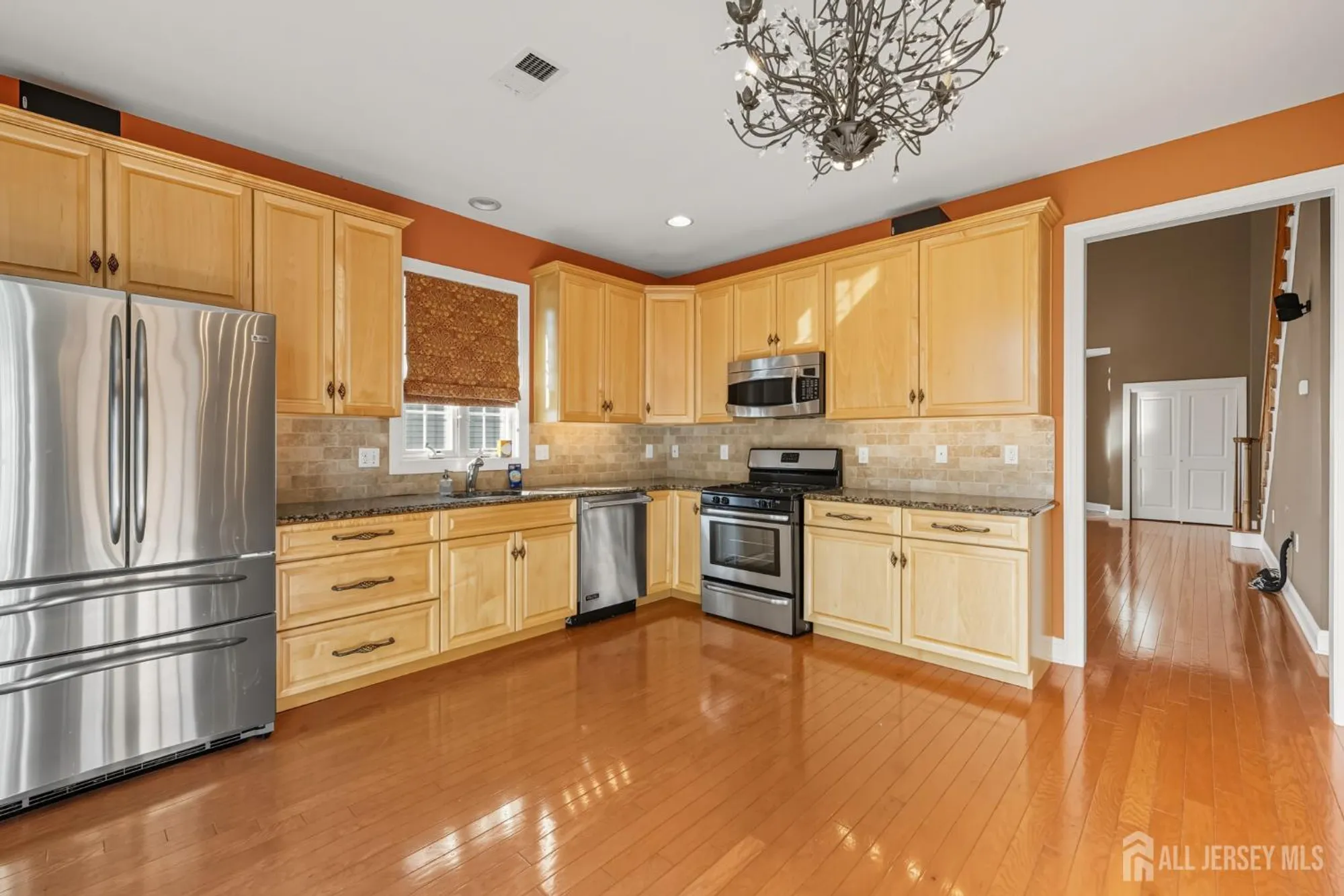 Property Slideshow image 7 of 27 | 60 saratoga ct, Somerset, NJ, 08873