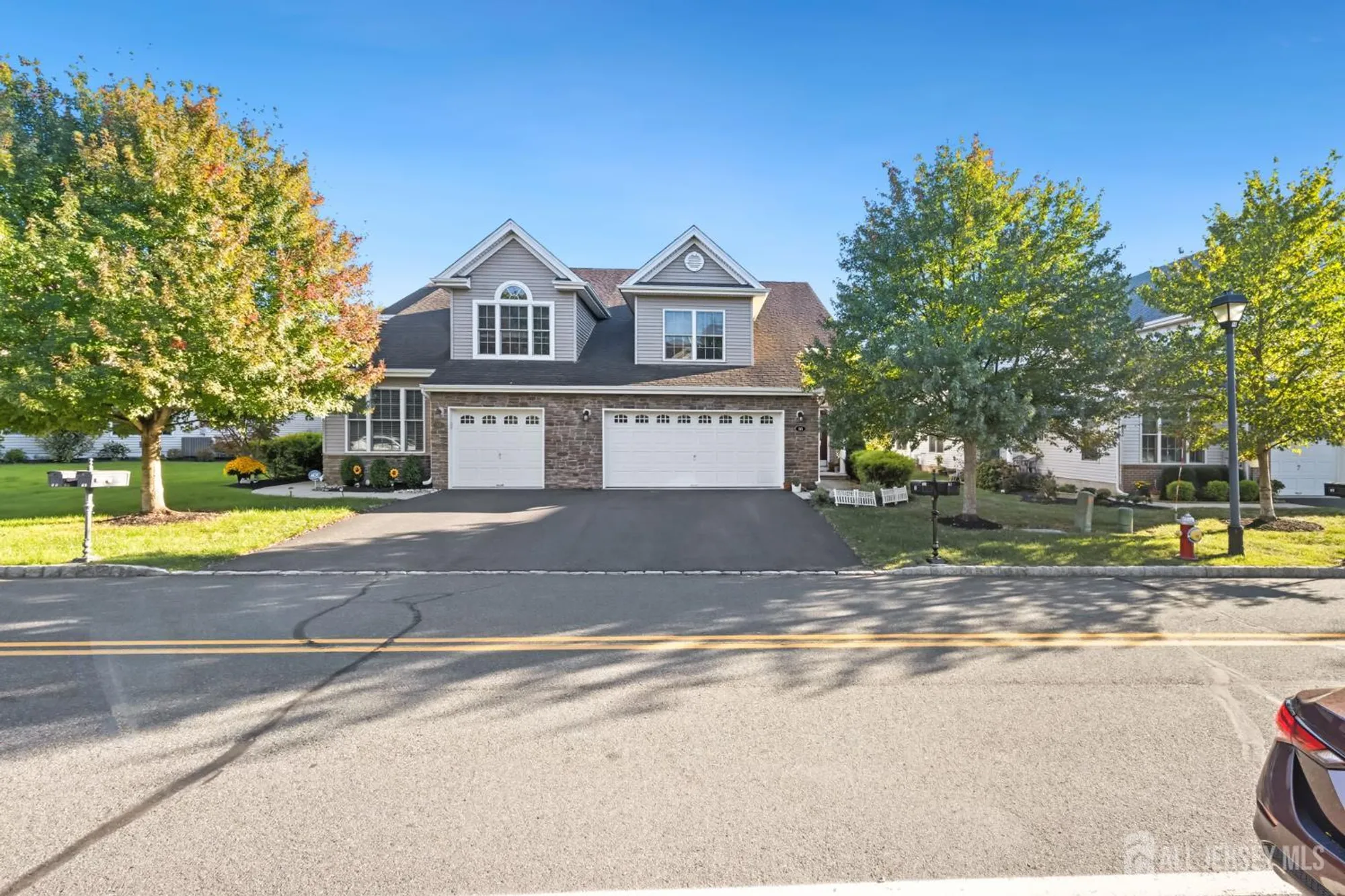 Property Slideshow image 1 of 27 | 60 saratoga ct, Somerset, NJ, 08873