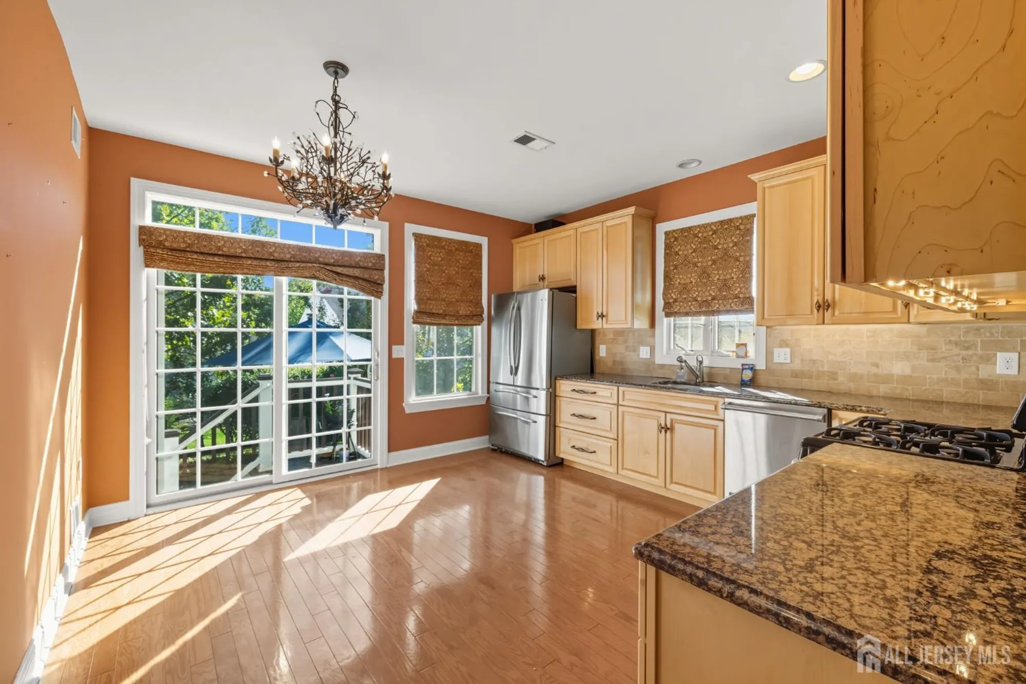 Property Slideshow image 8 of 27 | 60 saratoga ct, Somerset, NJ, 08873