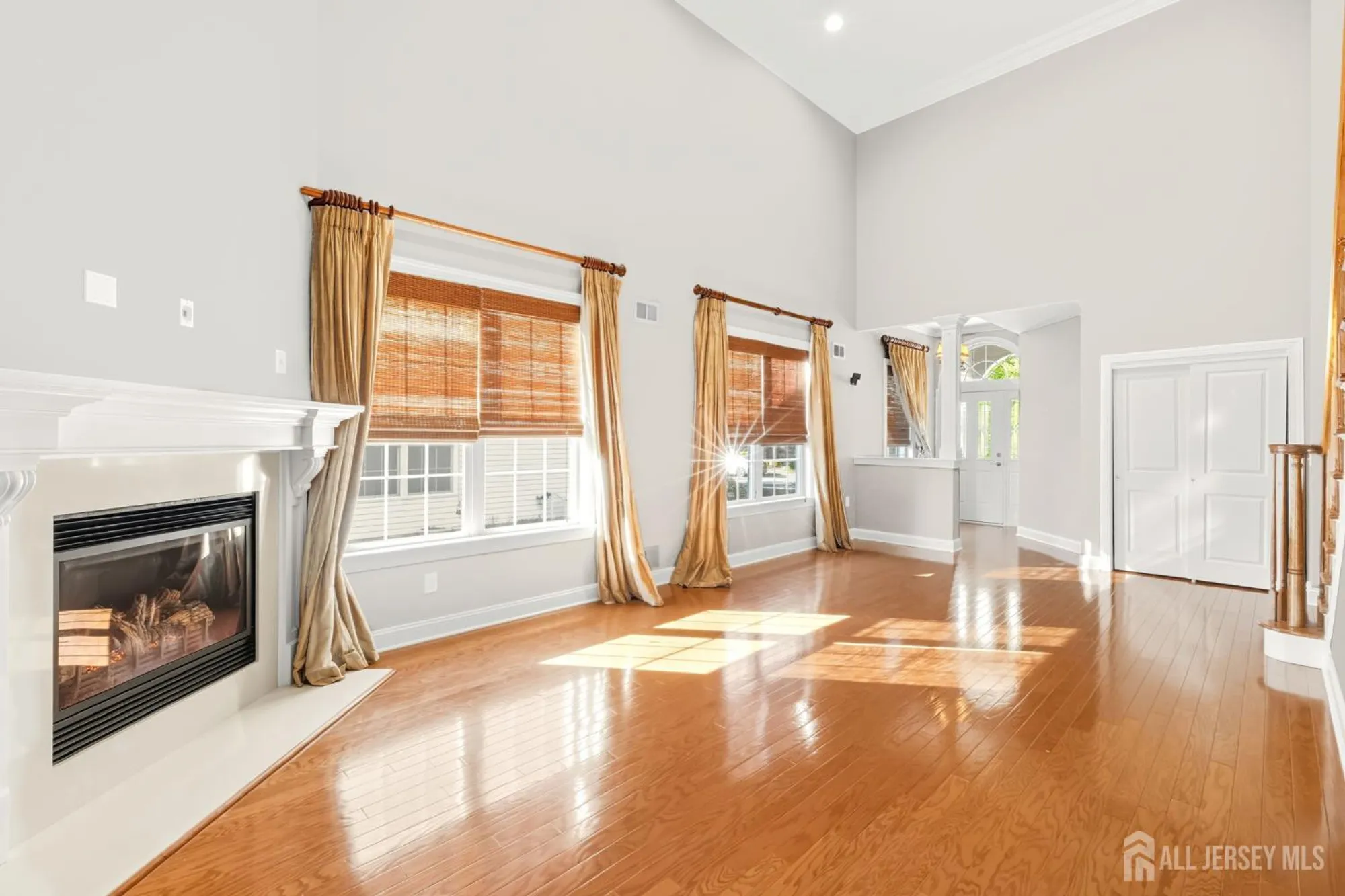 Property Slideshow image 6 of 27 | 60 saratoga ct, Somerset, NJ, 08873