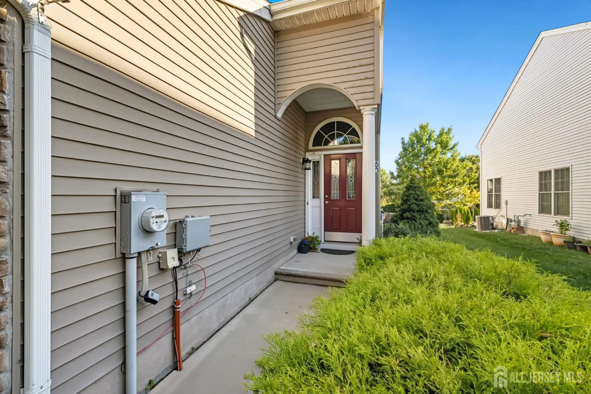 Property Slideshow image 3 of 27 | 60 saratoga ct, Somerset, NJ, 08873